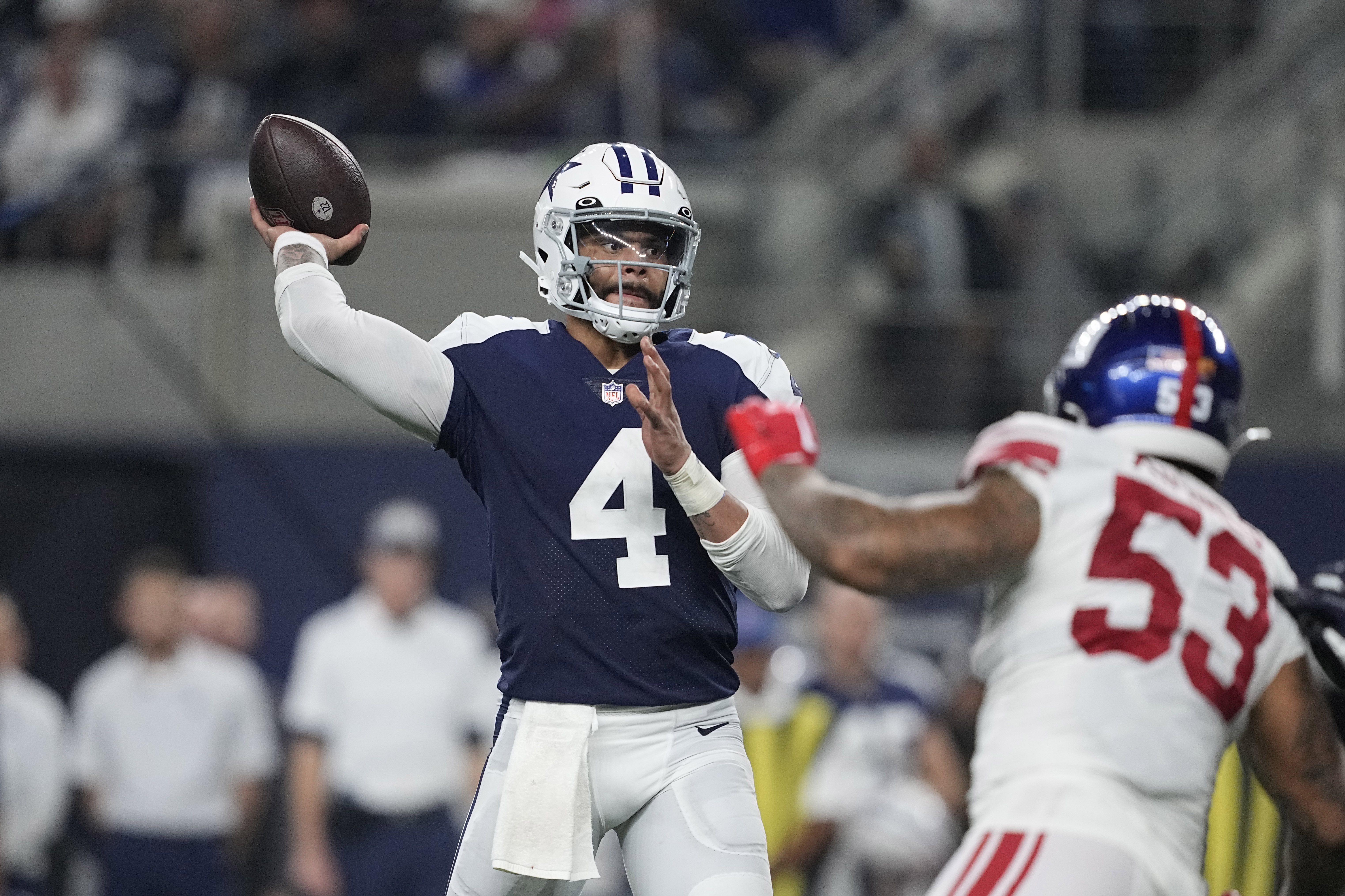 Cowboys, Giants enter Thanksgiving meeting tied in NFC East