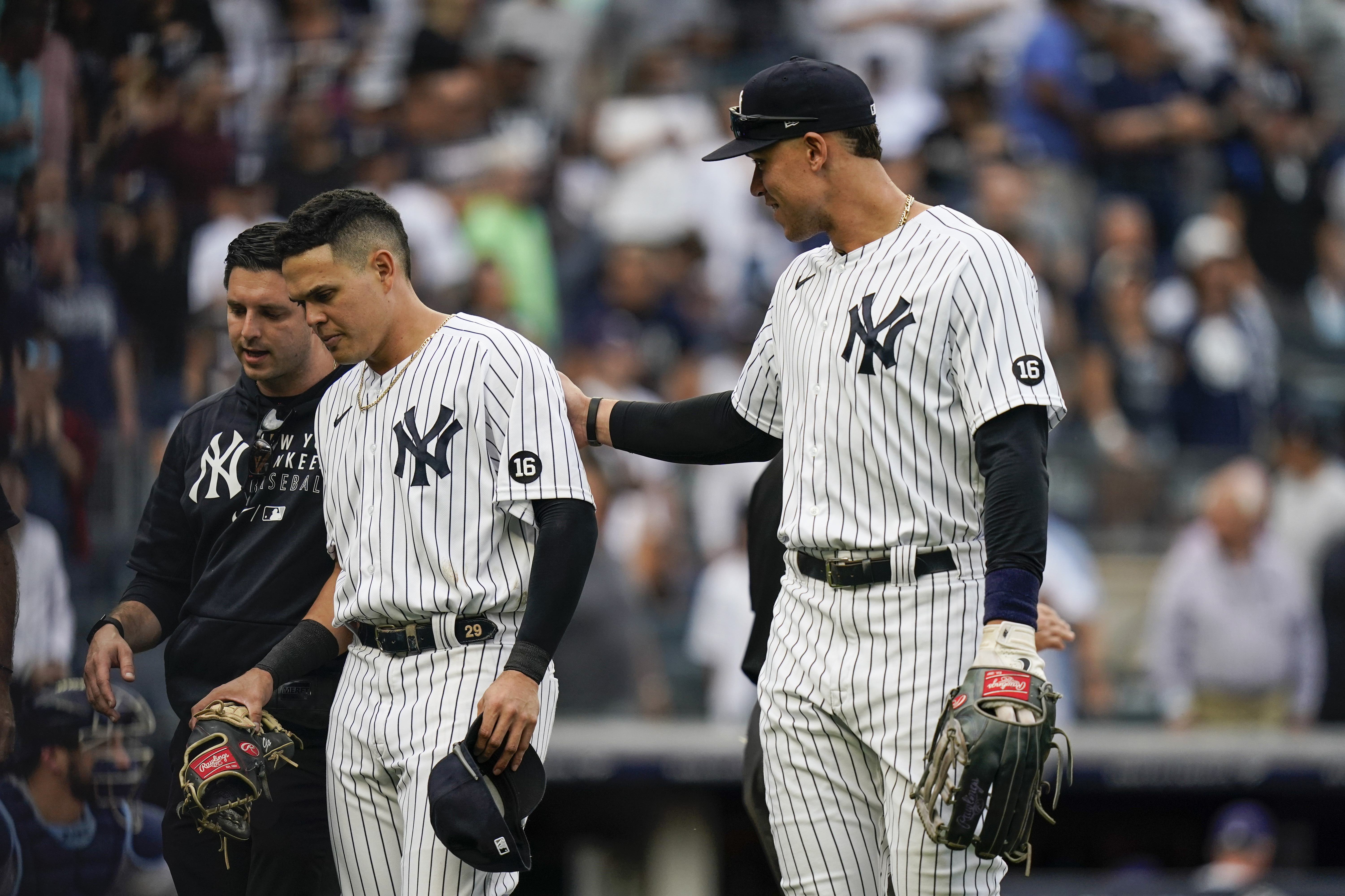 Aaron Judge delivers in 9th, Yankees clinch playoff spot in final