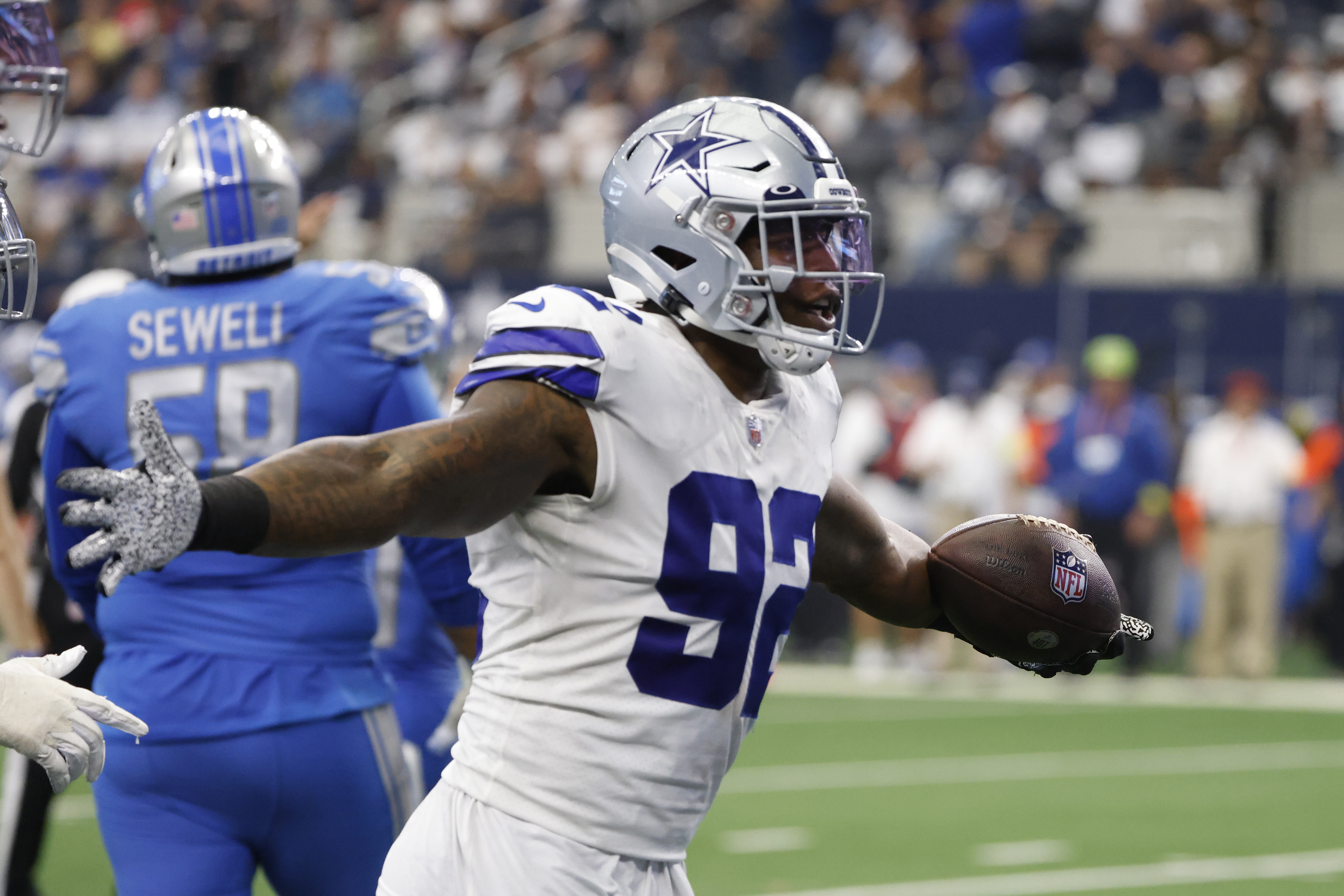 Cowboys lean on defense in Prescott's return, top Lions 24-6