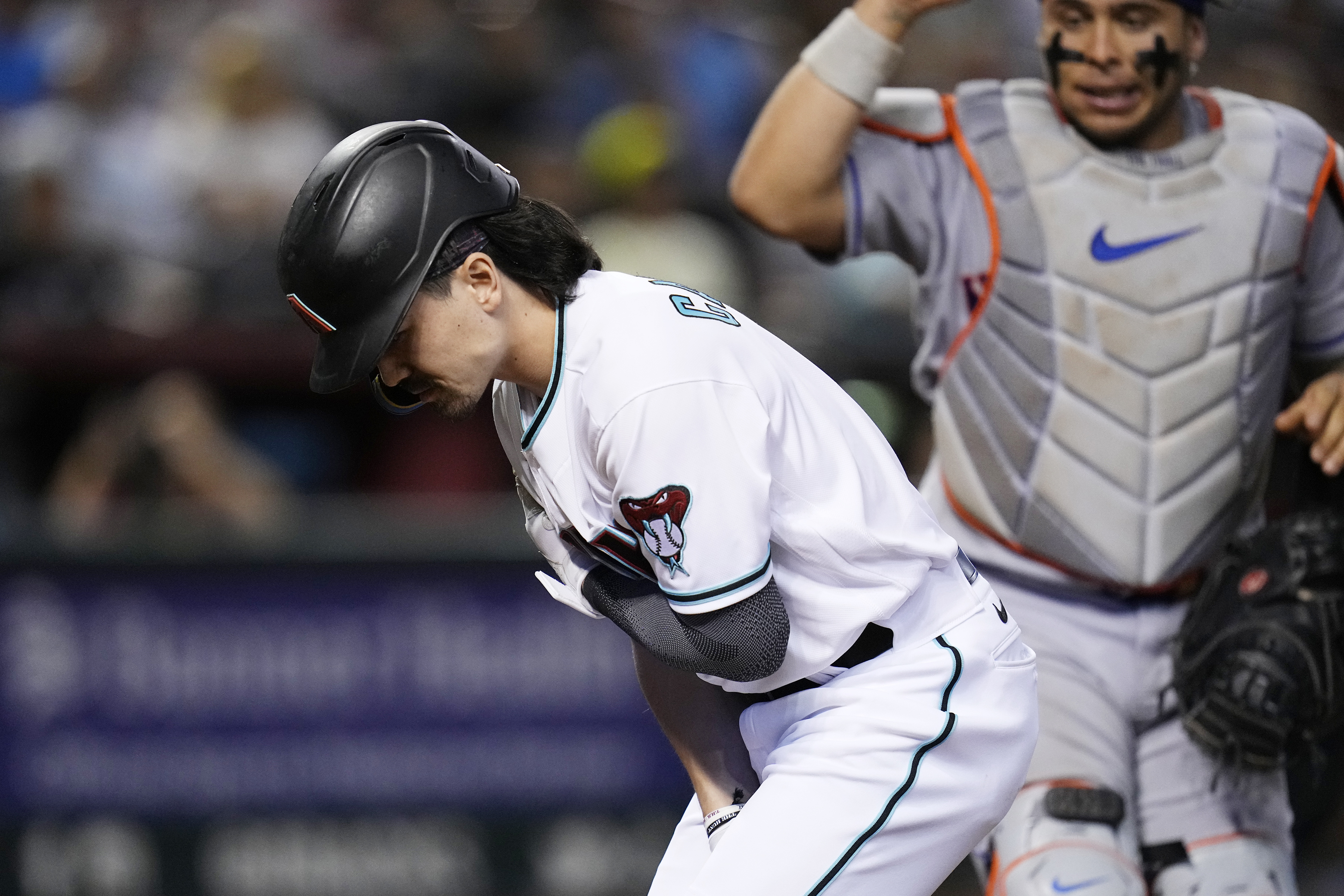 Corbin Carroll back in D-Backs lineup after right shoulder scare