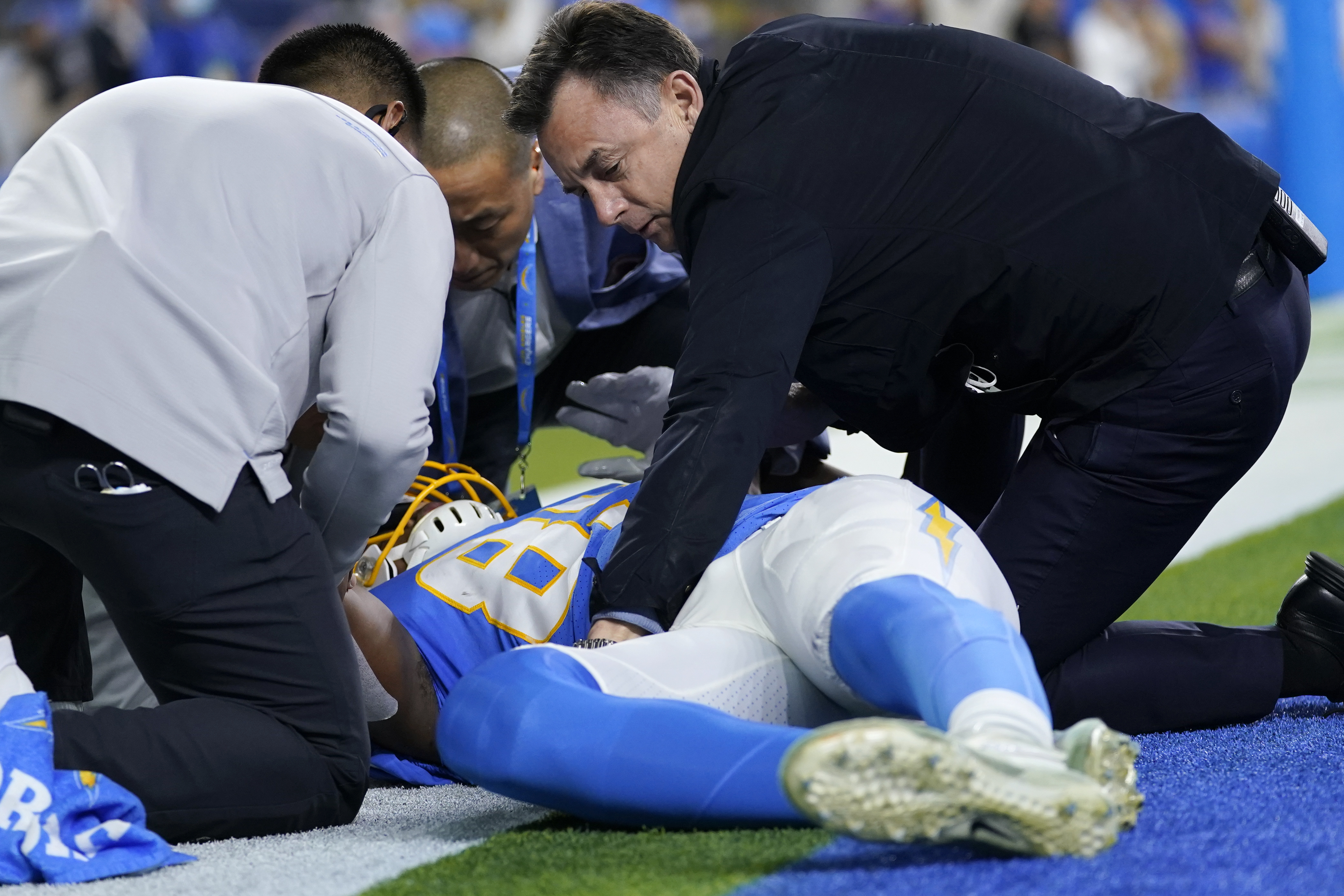 NFL: Chargers' Donald Parham appears unconscious during TNF