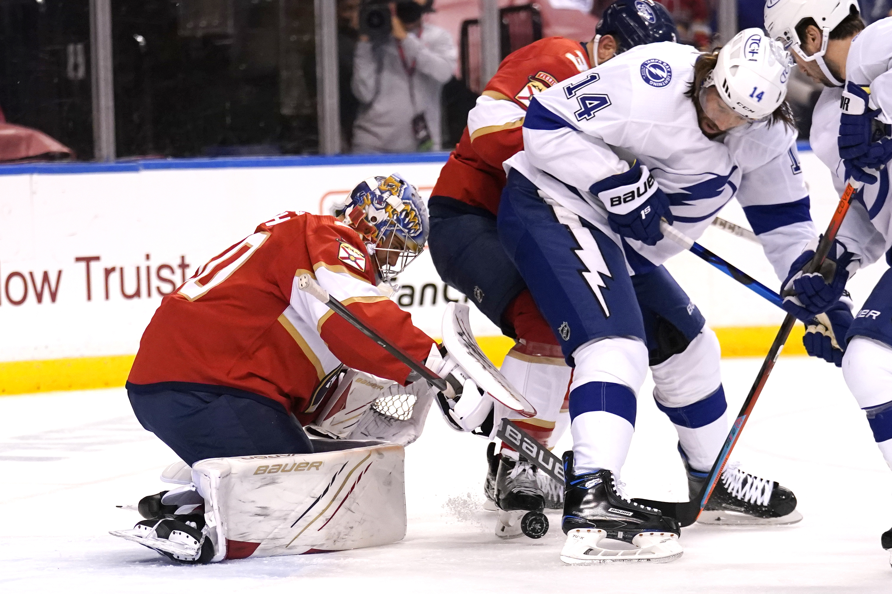 Panthers to start rookie goalie Spencer Knight in Game 5 vs. Lightning