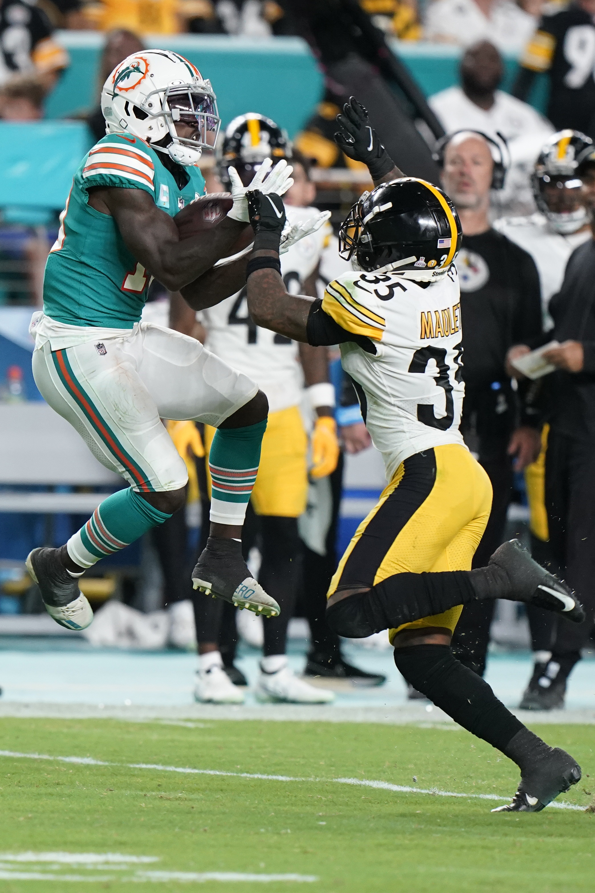 Tua, Dolphins survive scoreless 2nd half to beat Steelers - Seattle Sports