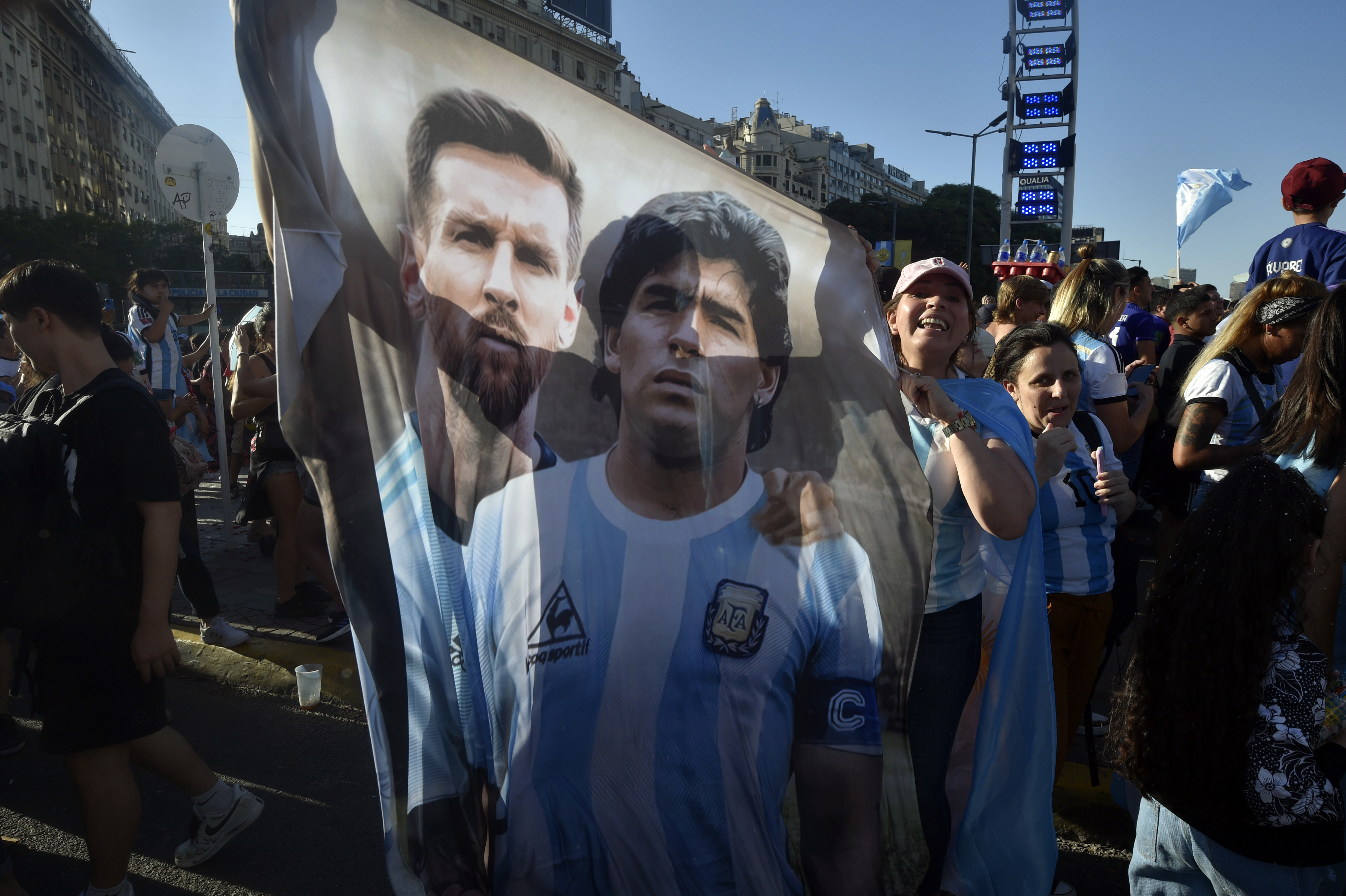 Maradona's jersey is worth ten times the Messi one