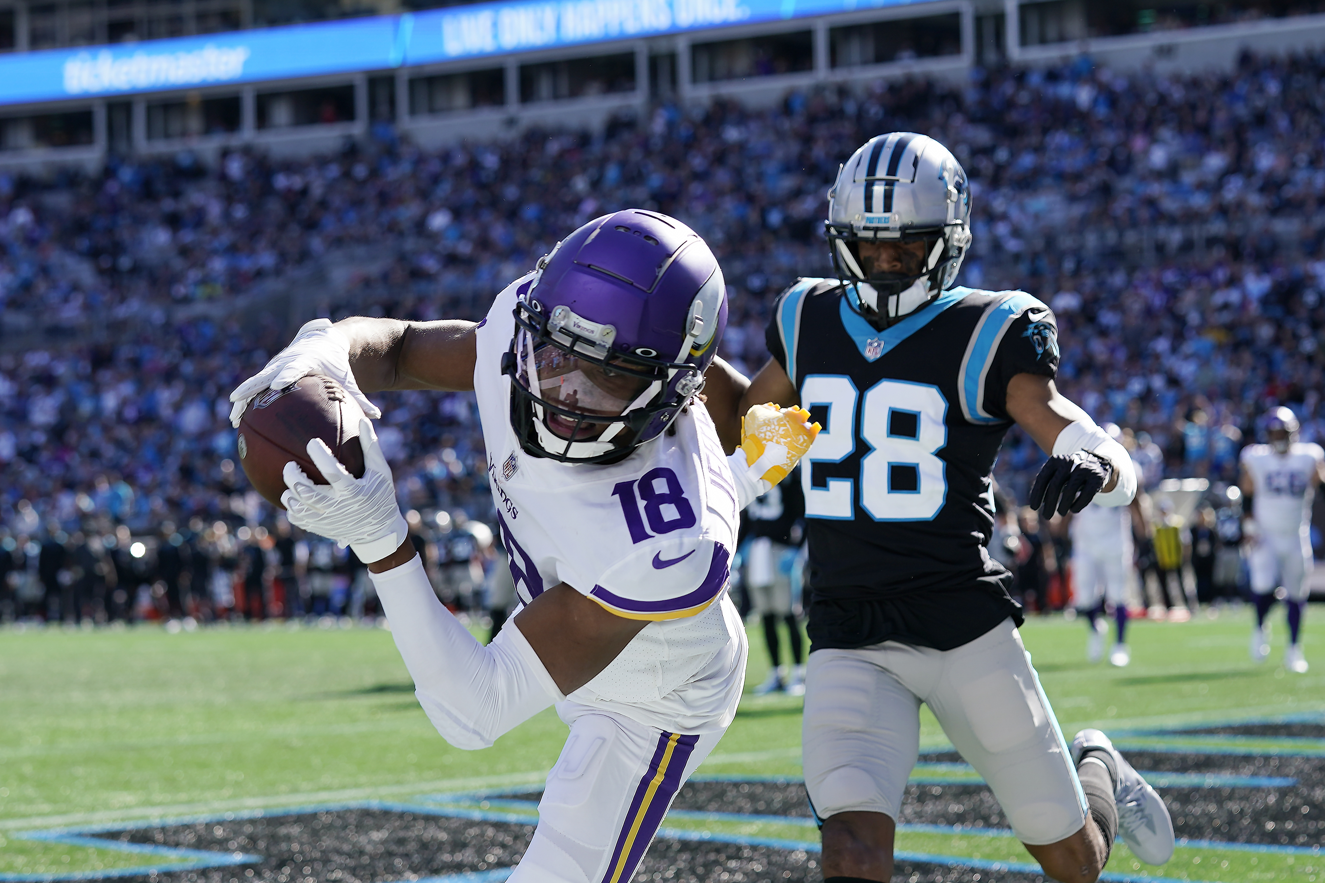 Cousins throws TD pass in OT; Vikings beat Panthers 34-28