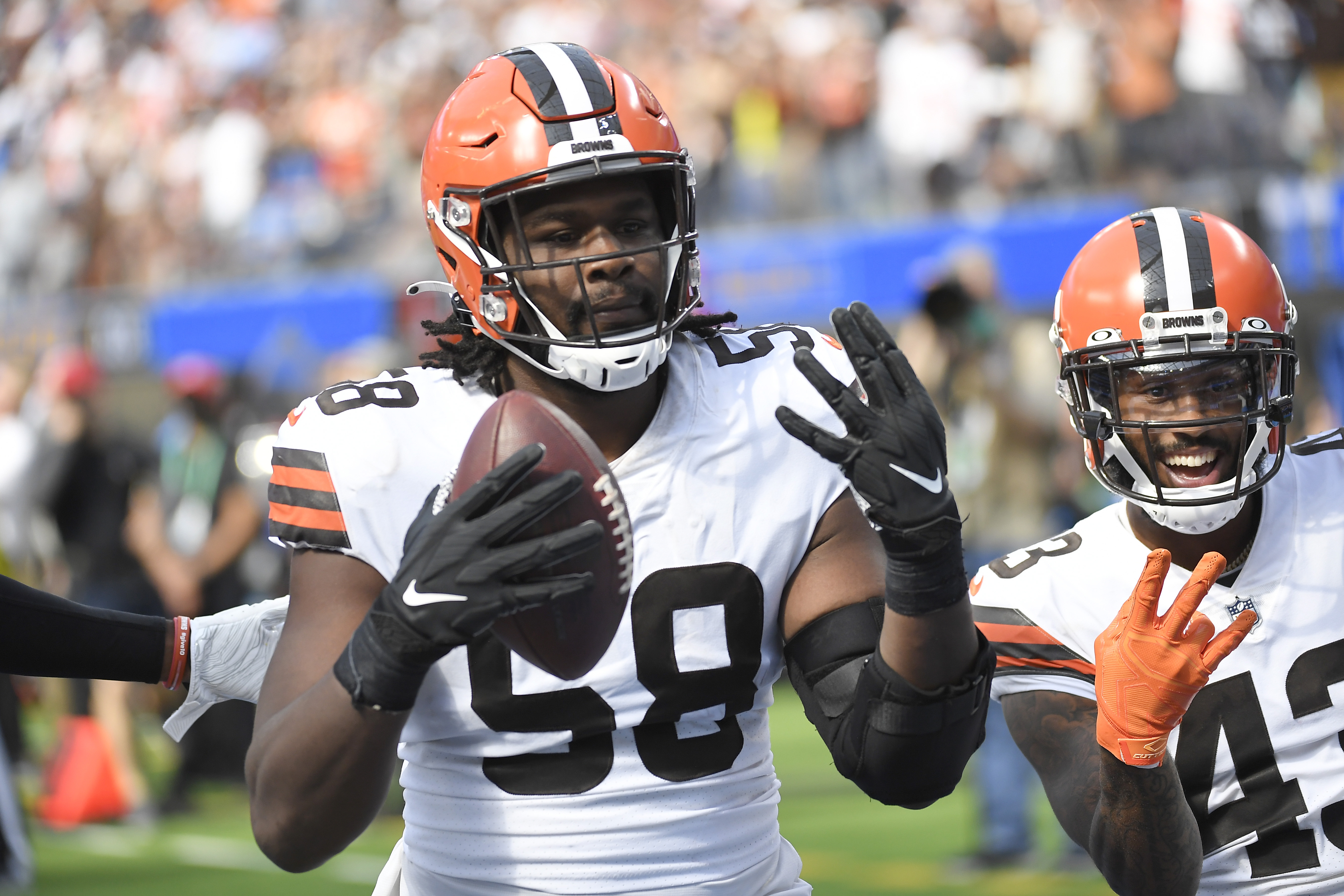 WATCH: Baker Mayfield hits tight end David Njoku for 71-yard touchdown - On3