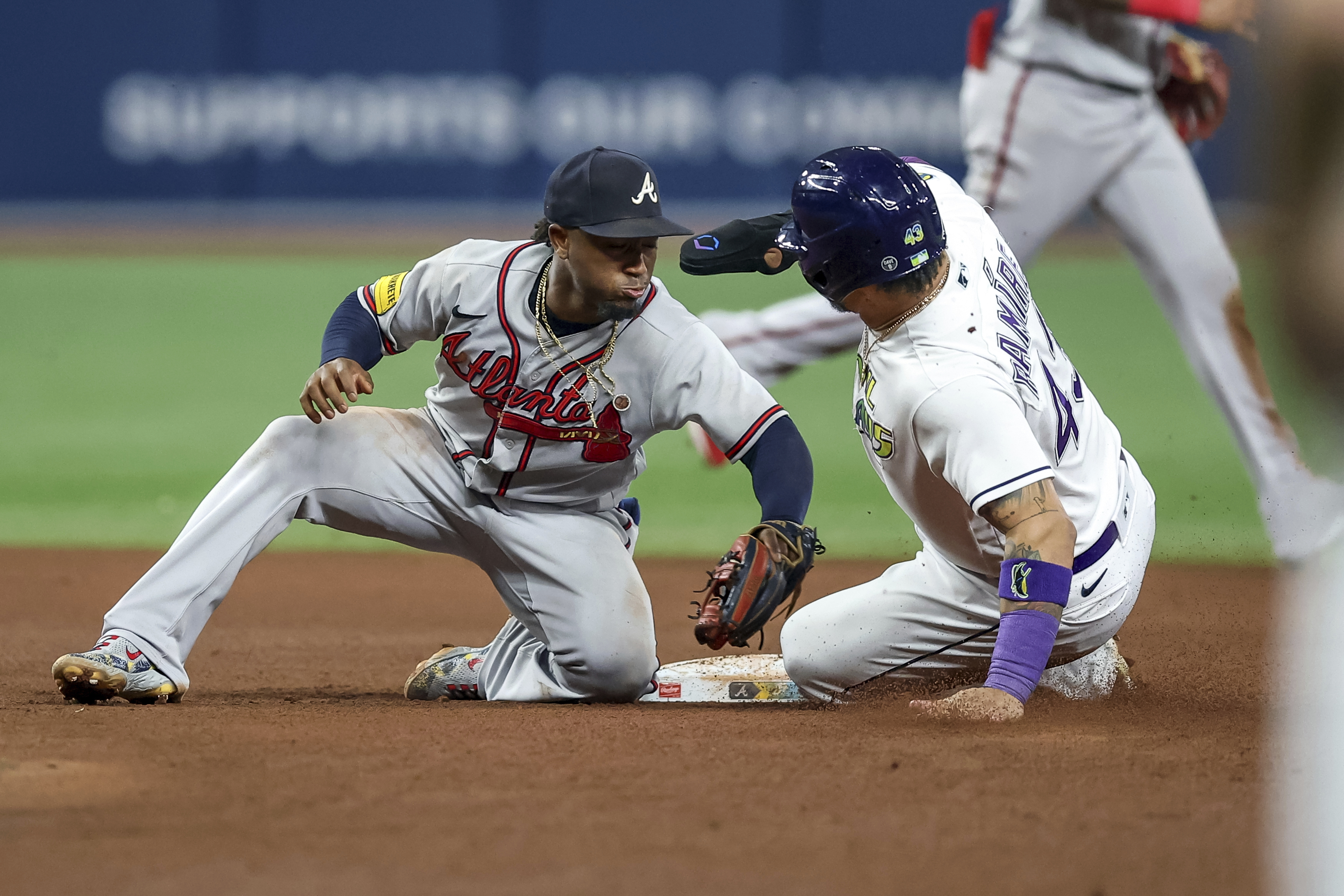 Baseball GIFs on X: Sean Murphy's 3-run homer gives the Braves a