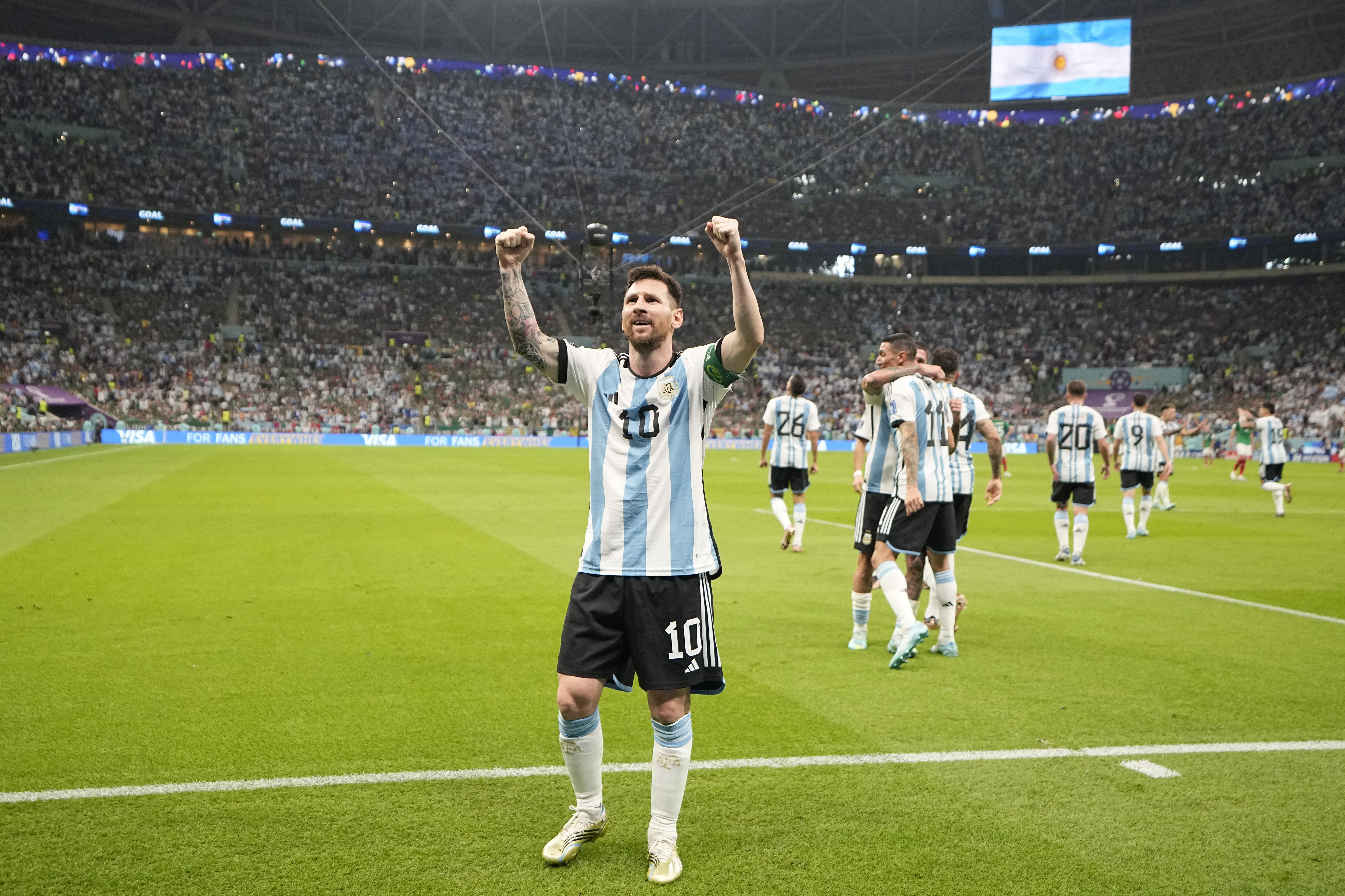 Canelo slams Messi for 'cleaning the floor' with Mexico World Cup