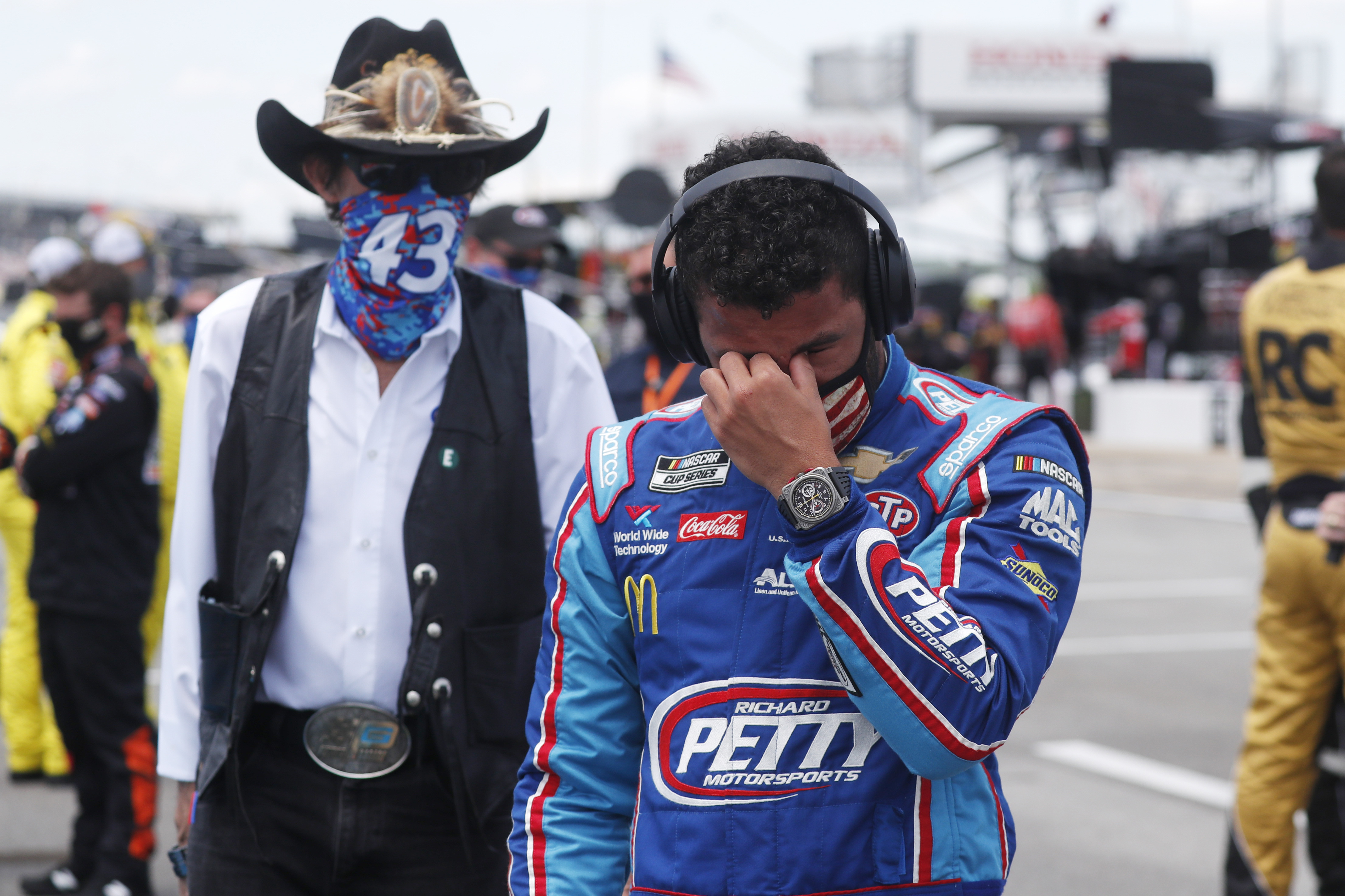 Noose found in NASCAR driver Bubba 