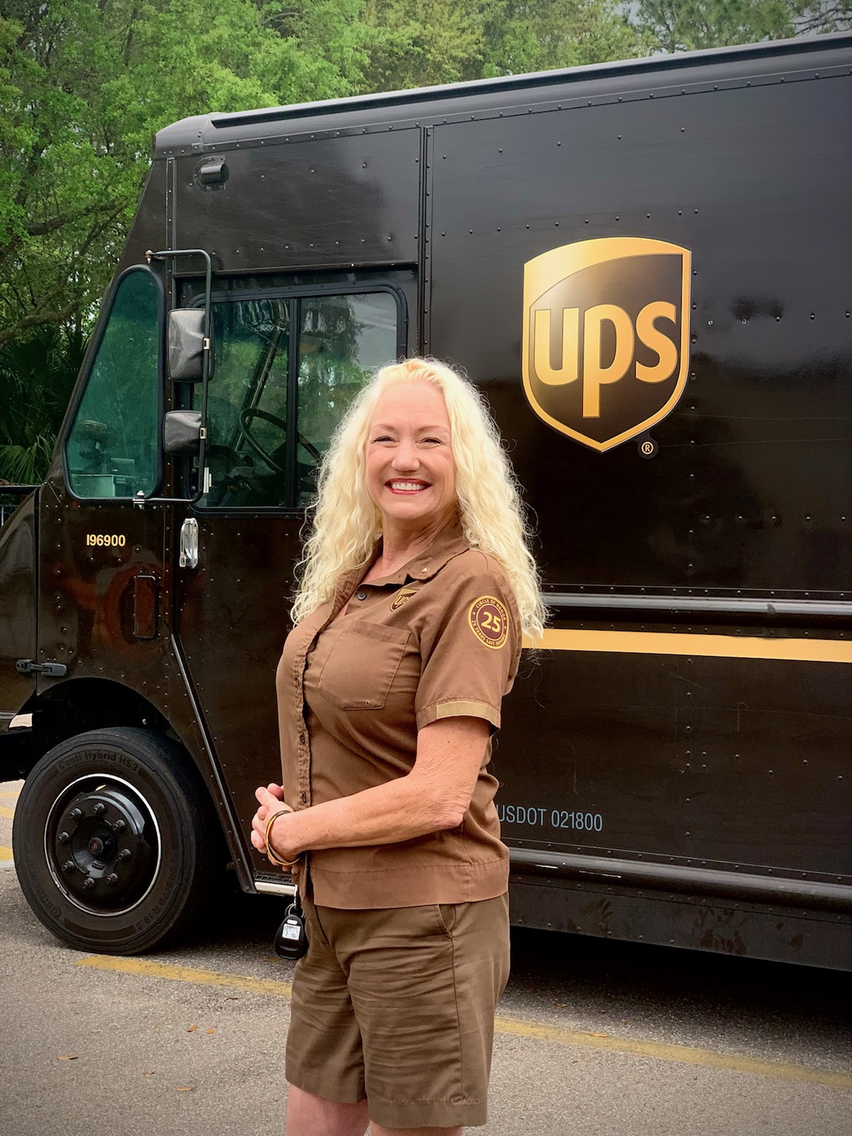 Daytona's first female UPS driver delivers packages for 28 years without an  accident