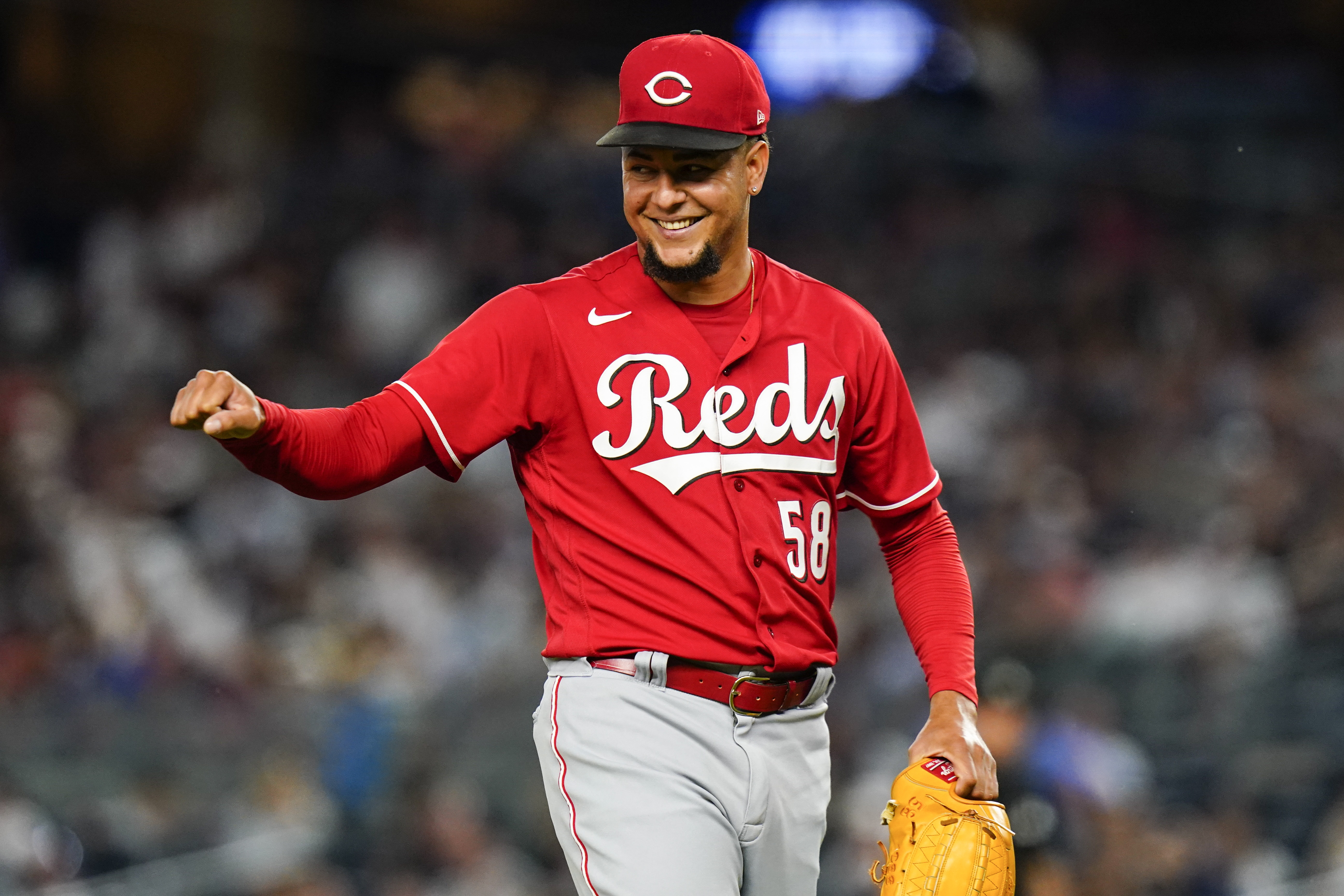 Luis Castillo Cincinnati Reds Team Issued 2022 Home Jersey MLB