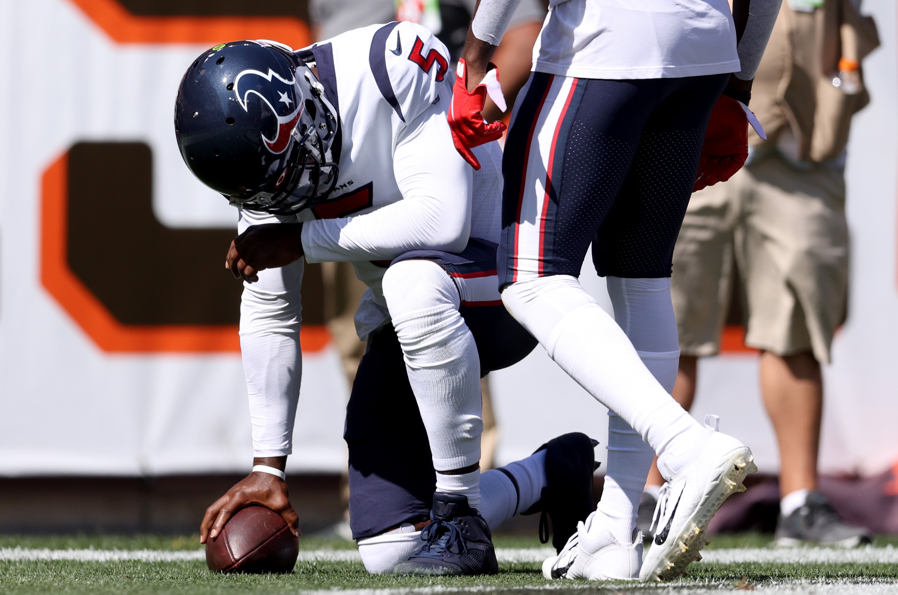 Houston Texans starting QB Tyrod Taylor could be out up to a month