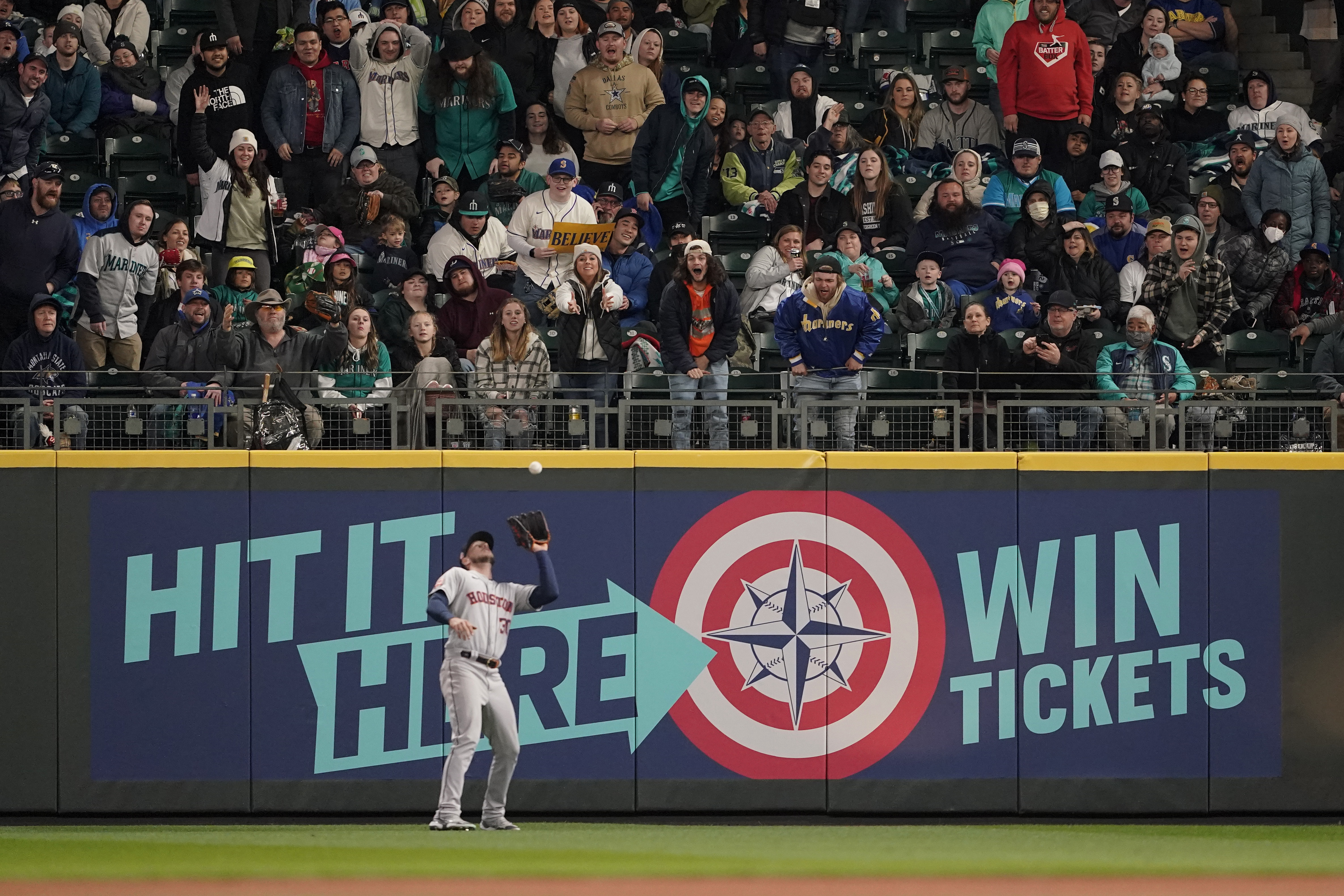 Vintage Verlander dominates as Astros stymie Mariners 4-0