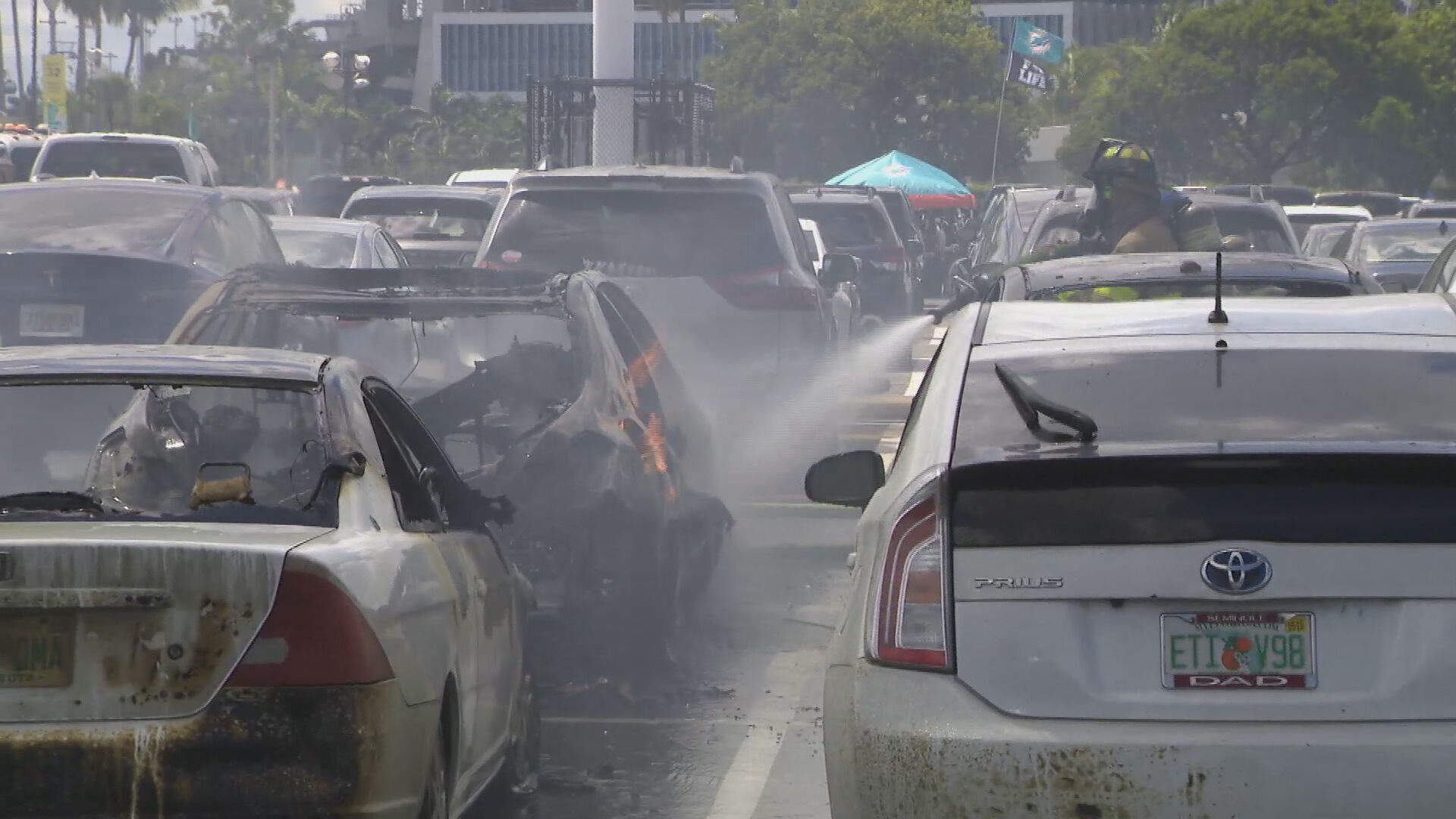 Cars destroyed by fire in Hard Rock Stadium parking lot during  Patriots-Dolphins game - The Boston Globe