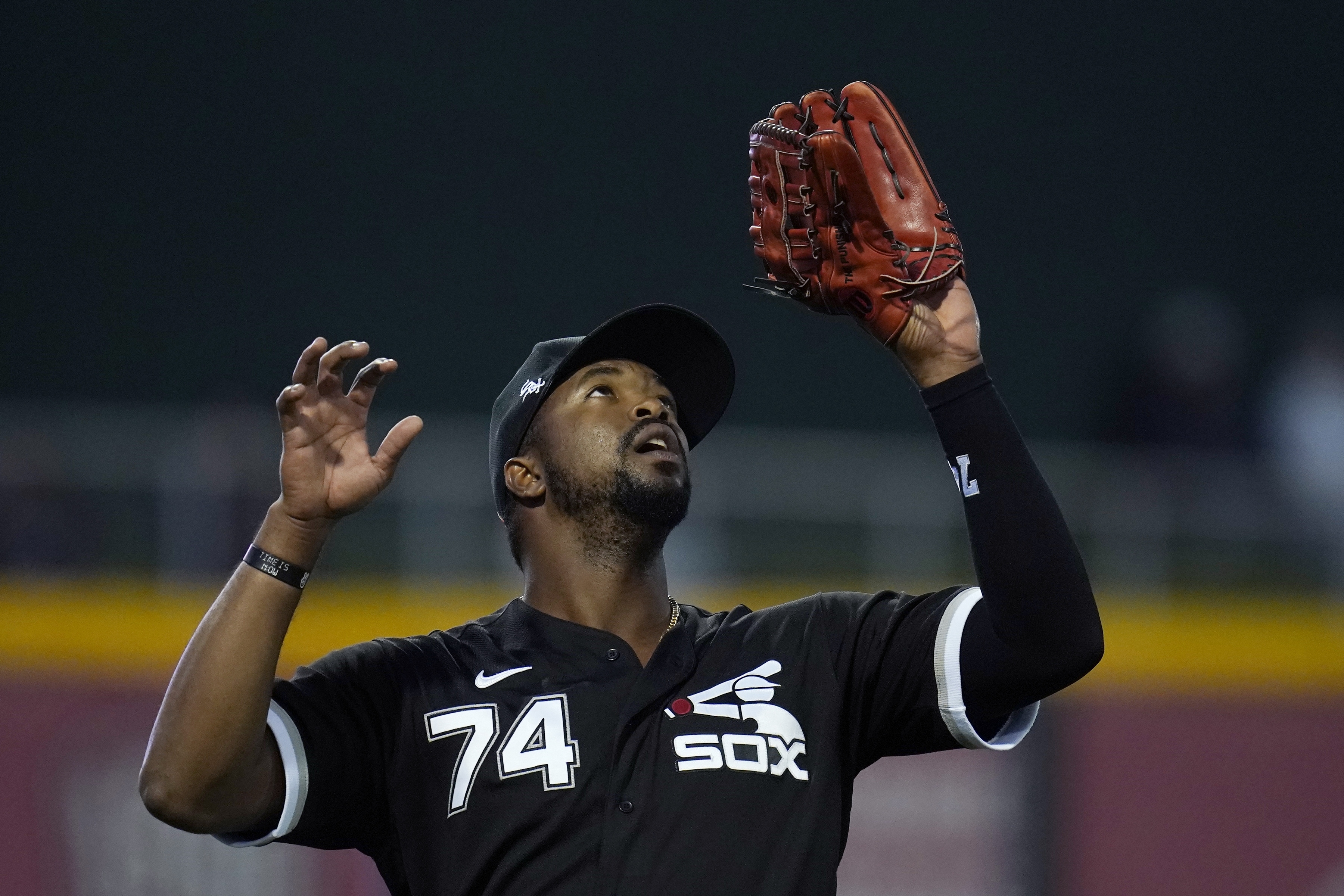 White Sox expect Eloy Jimenez to be back in lineup on Wednesday