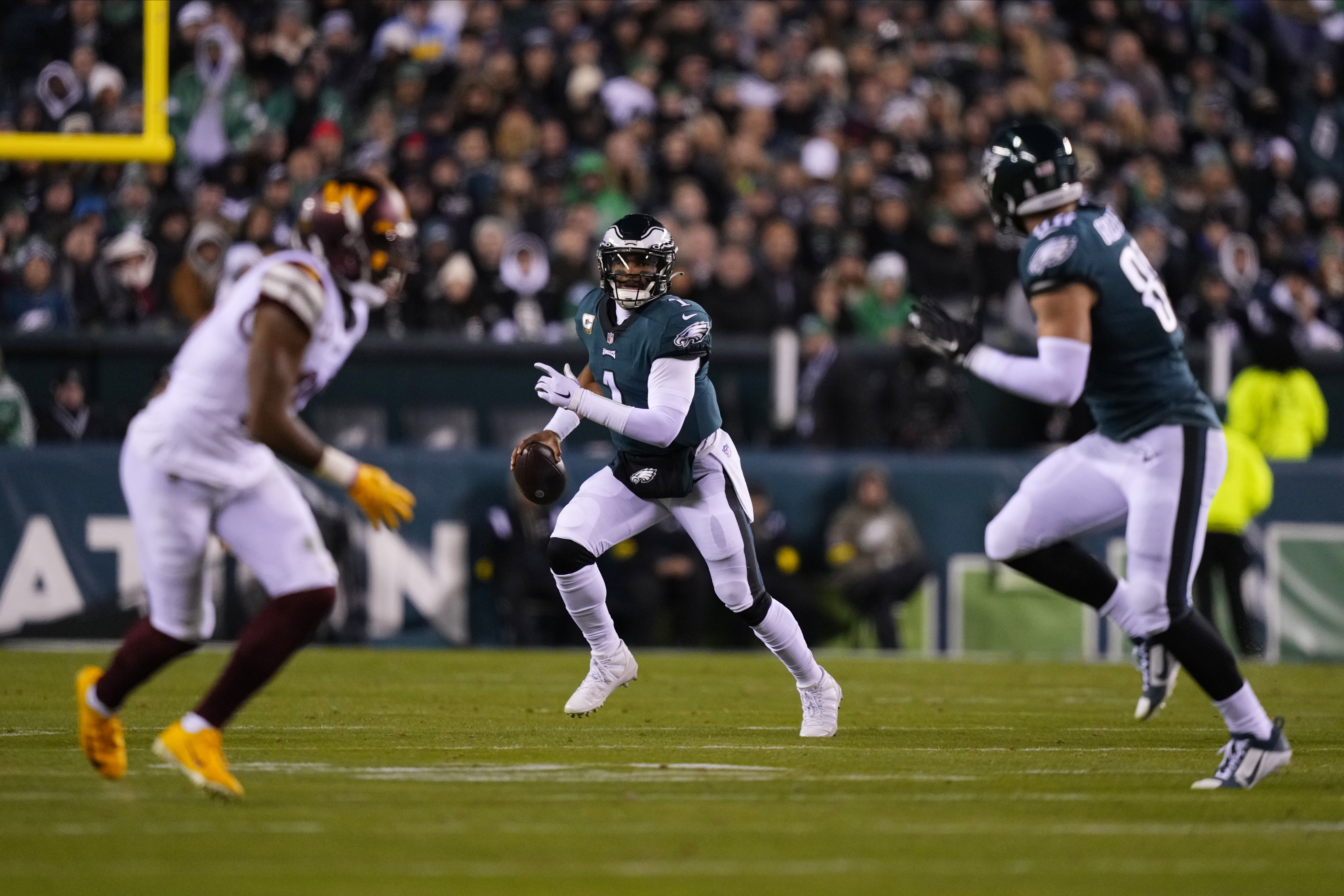 Washington Commanders hand Eagles first loss of season, 32-21