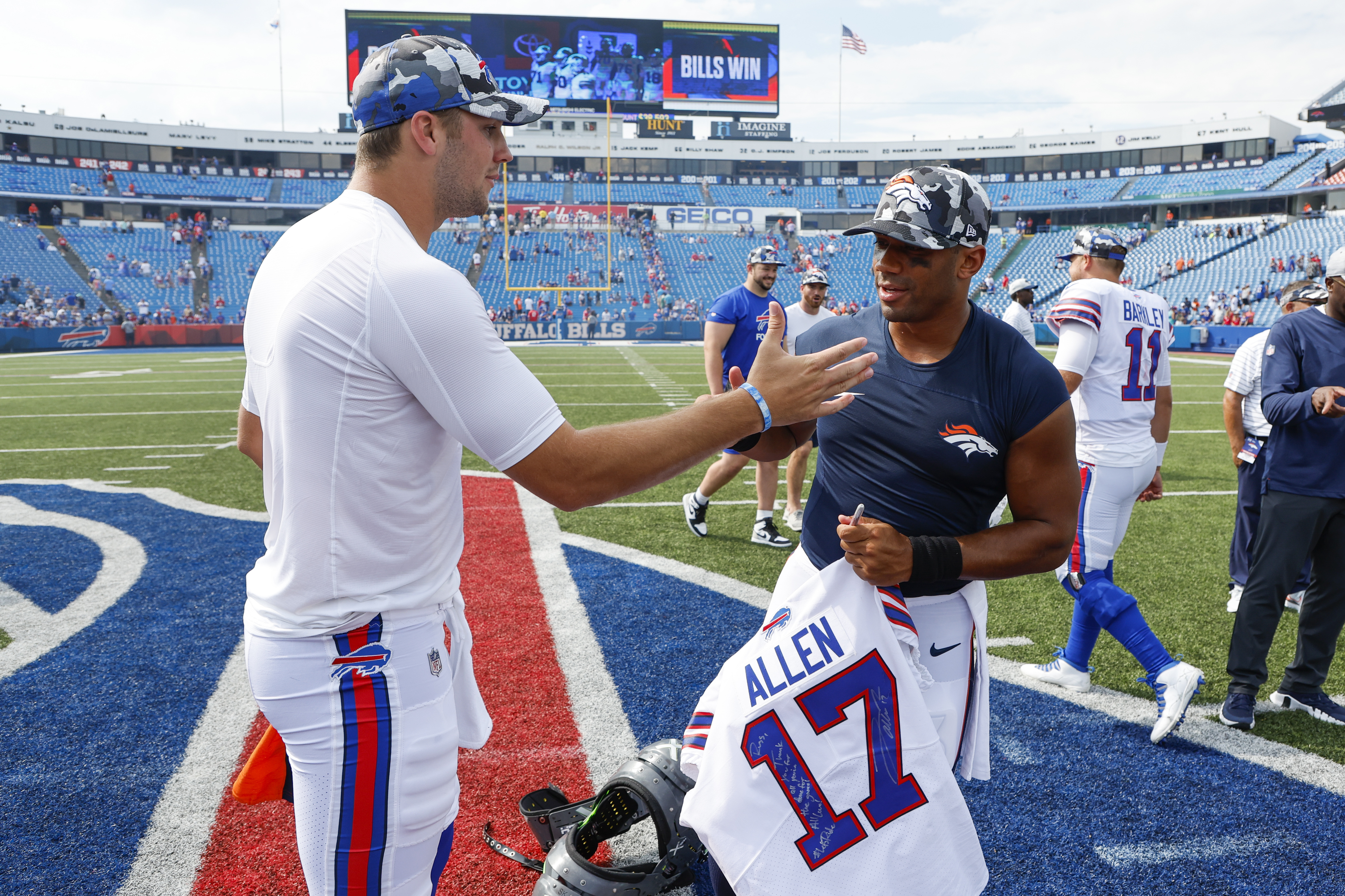 Bills players wear 'Long Live Luke' shirts in warmups in memory of Dawson  Knox's brother