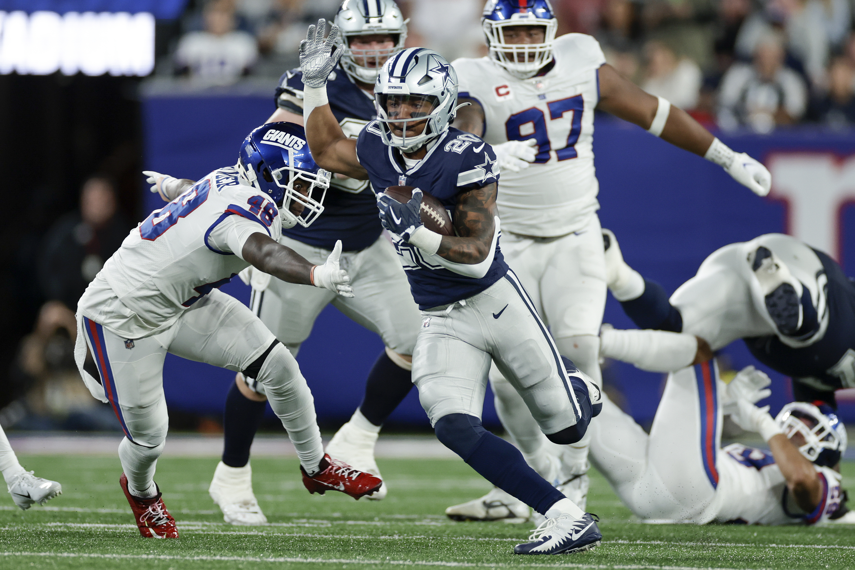 Cowboys' CeeDee Lamb steals the show with one-handed TD catch vs. Giants:  'That's what 88s do' 