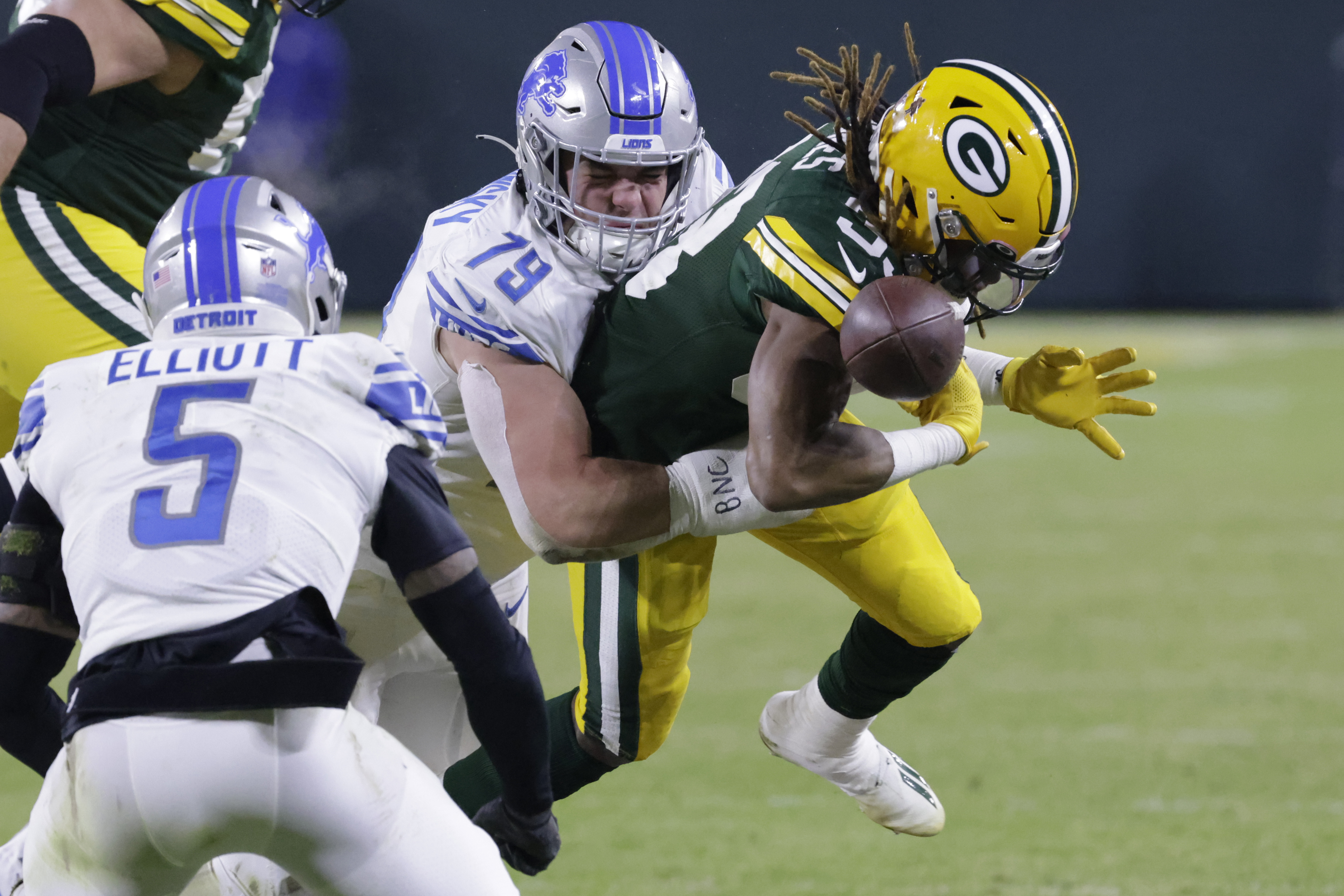 NFL fans jump all over Packers' Quay Walker after penalty leads to Lions'  clinching TD