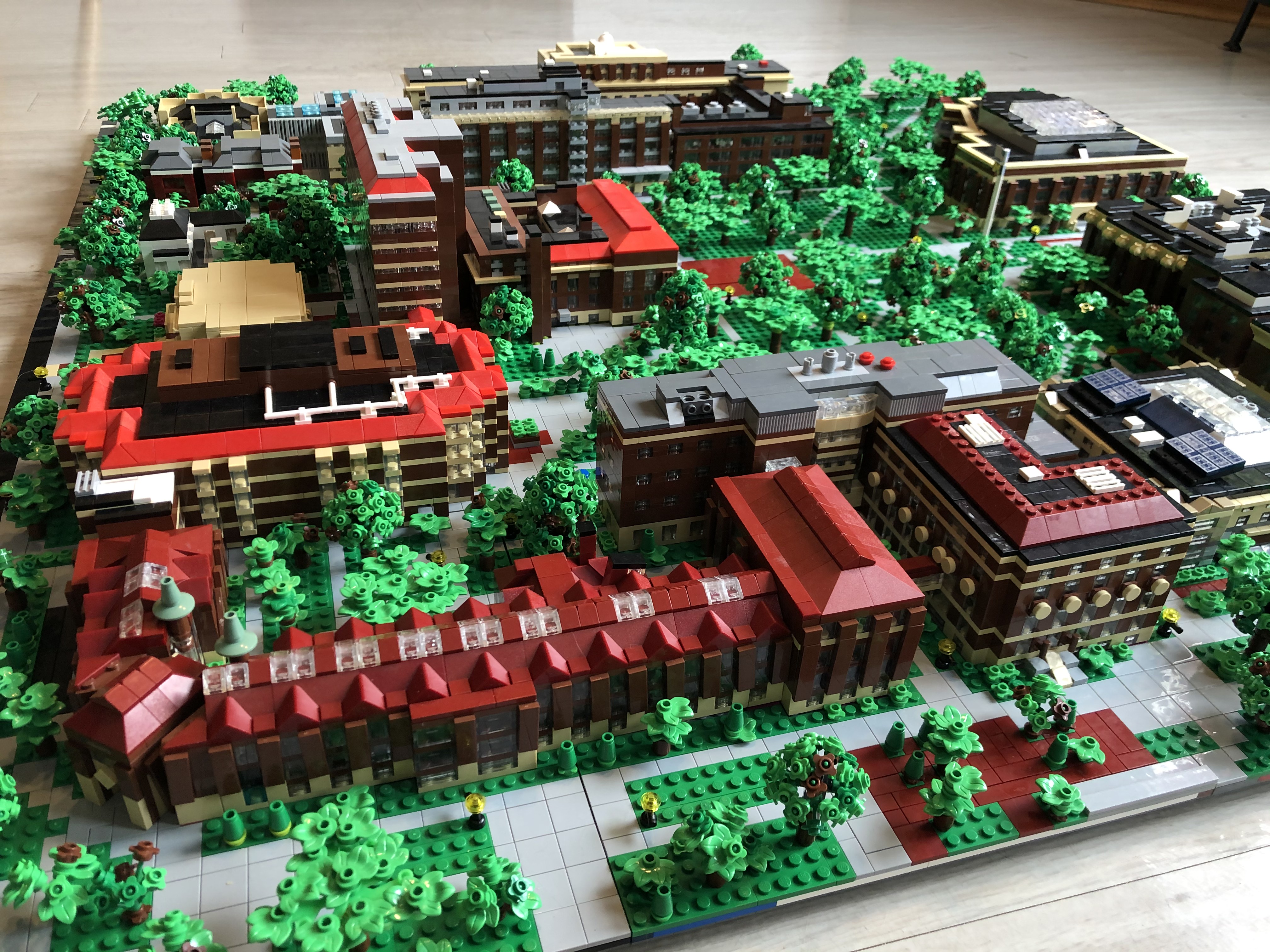 Vi ses i morgen vrede Kærlig University of Michigan alum's LEGO Ann Arbor campus goes viral