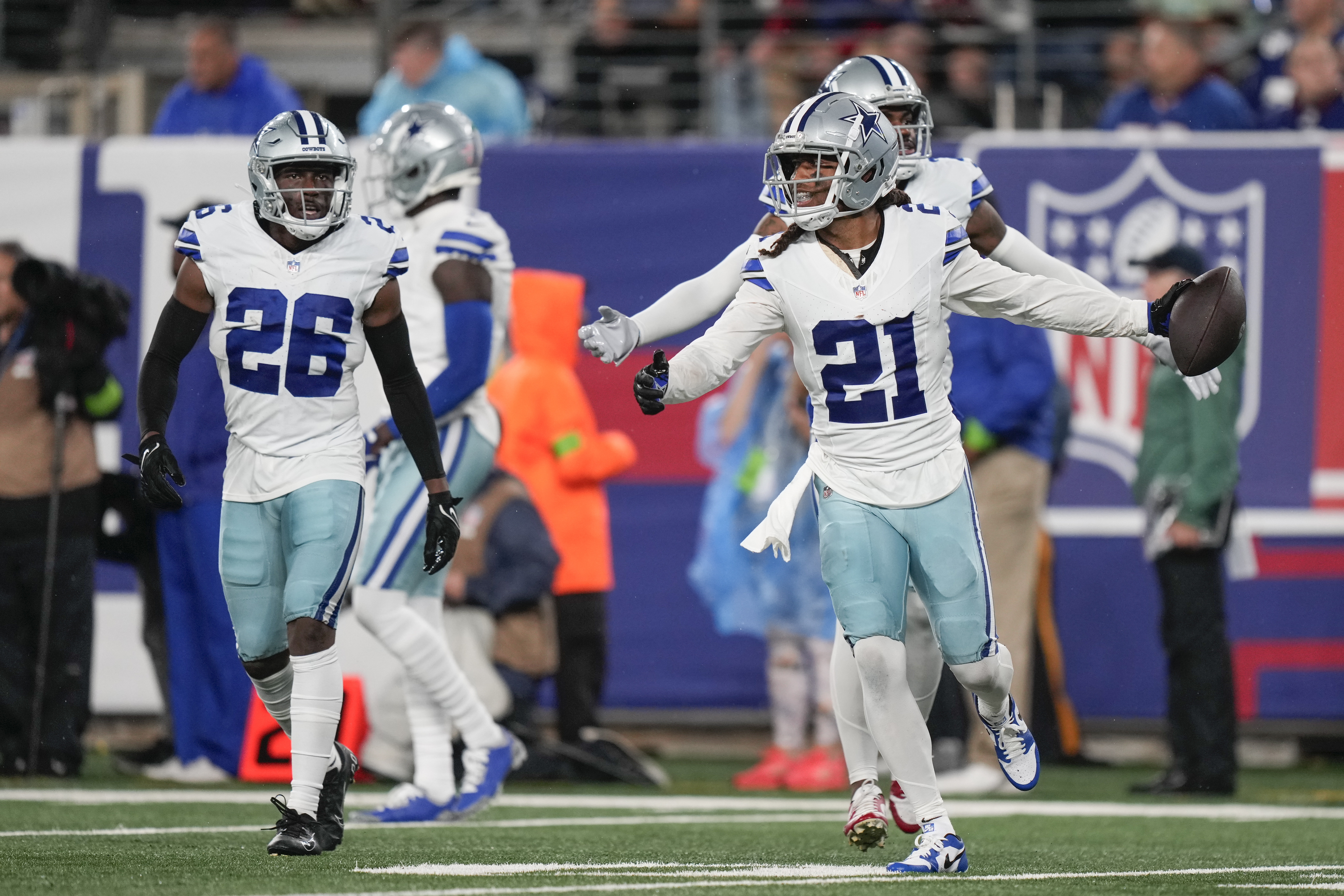NFL: Cowboys rip error-prone Giants 40-0 for worst shutout loss in the  series between NFC East rivals