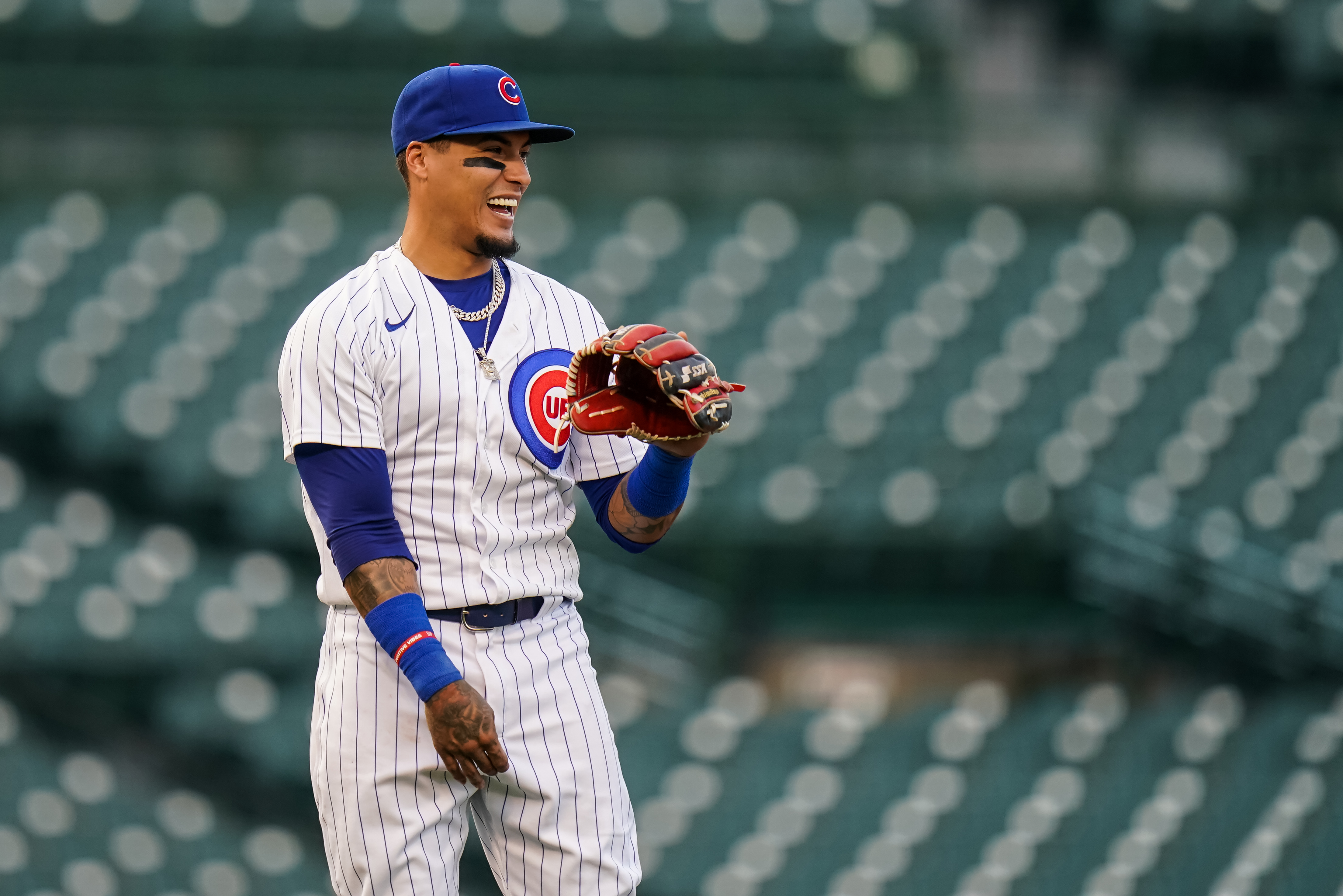 Cubs SS Javy Baez tosses bat past mound on strikeout, sails throw