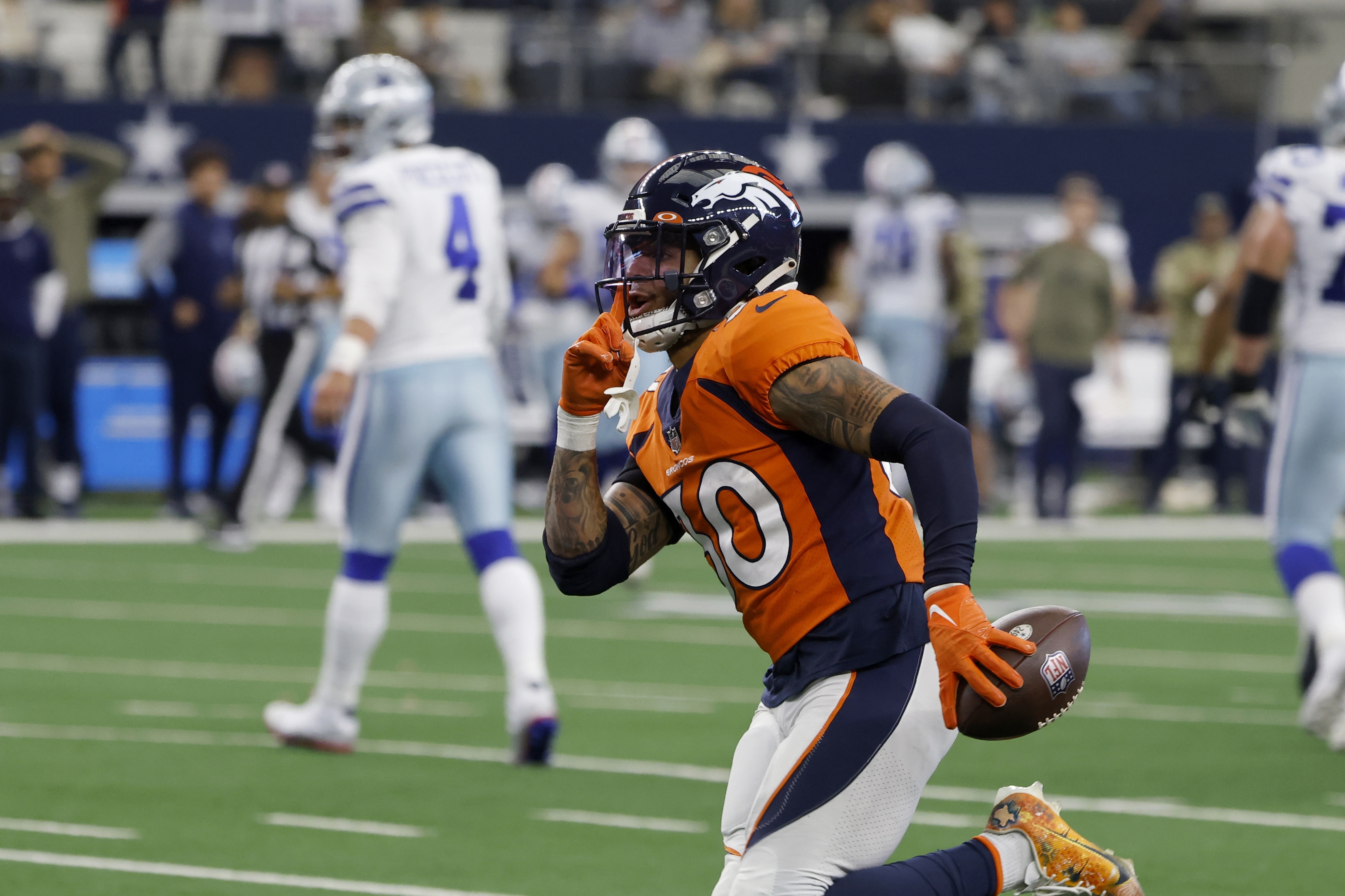 Broncos fail to close out Titans, lose 16-14 on late field goal