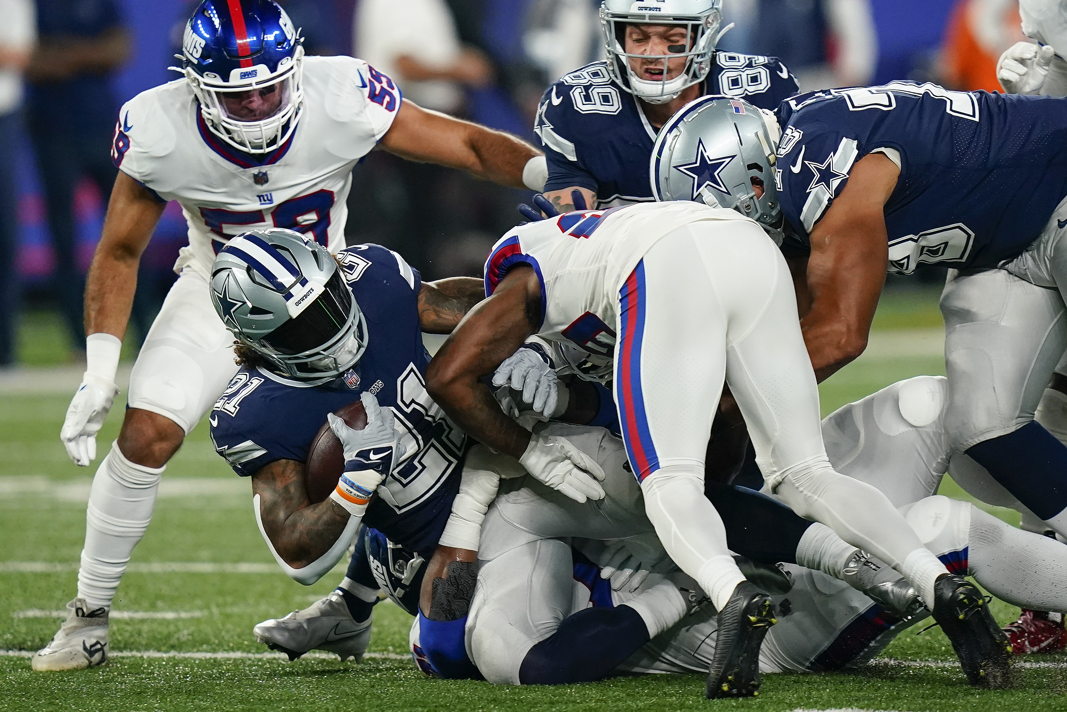 Arlington, United States. 24th Dec, 2022. Dallas Cowboys CeeDee Lamb makes  a 36-yard touchdown catch against the Philadelphia Eagles during their NFL  game at AT&T Stadium in Arlington, Texas on Saturday, December