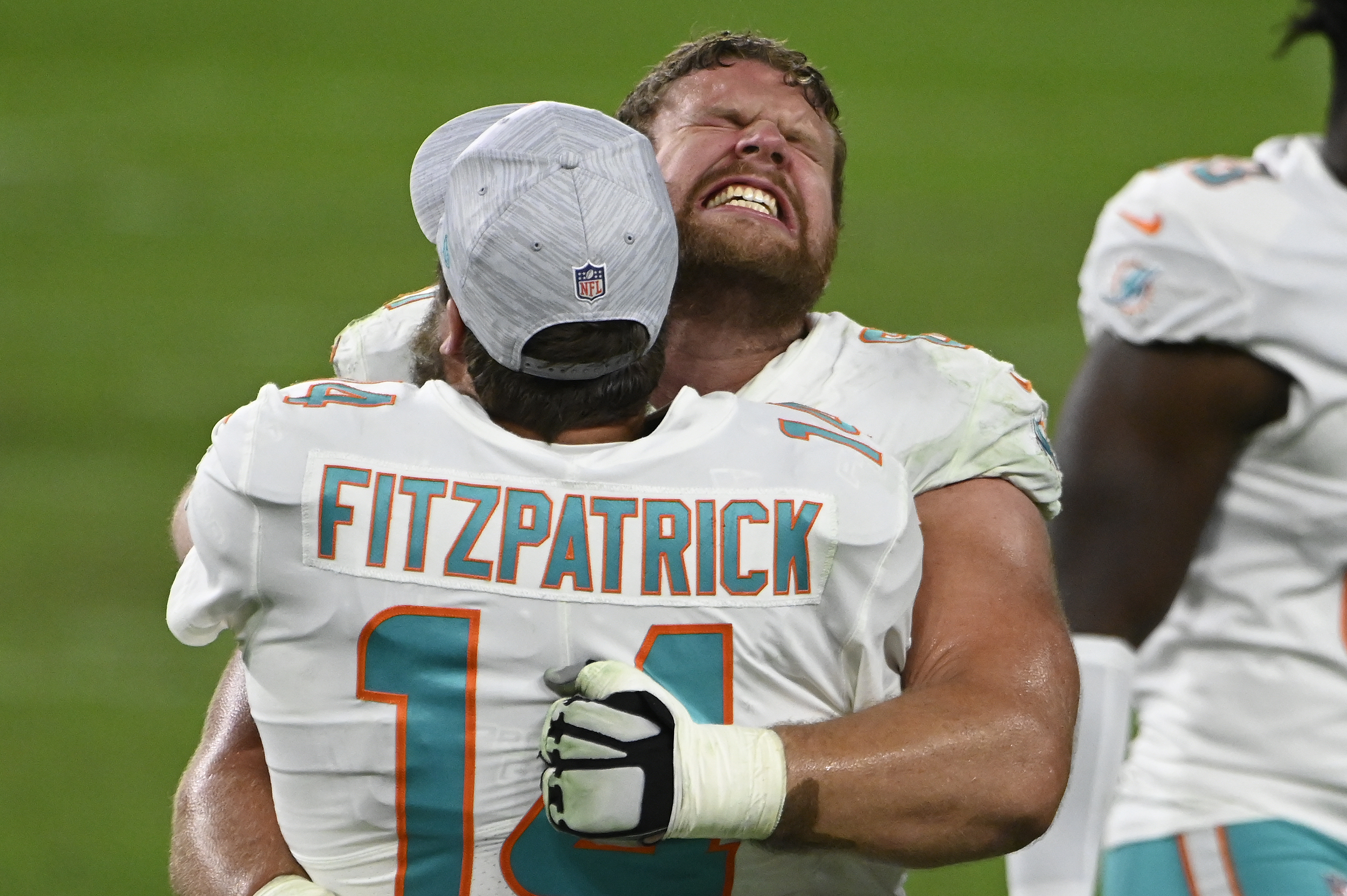 Dolphins stun Raiders 26-25 with final second field goal