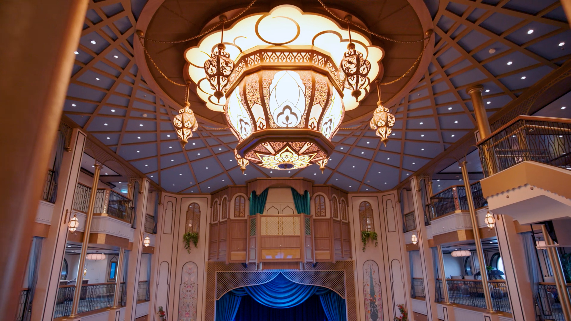 🚢FIRST LOOK: Hidden gems inside Disney Treasure's Grand Hall