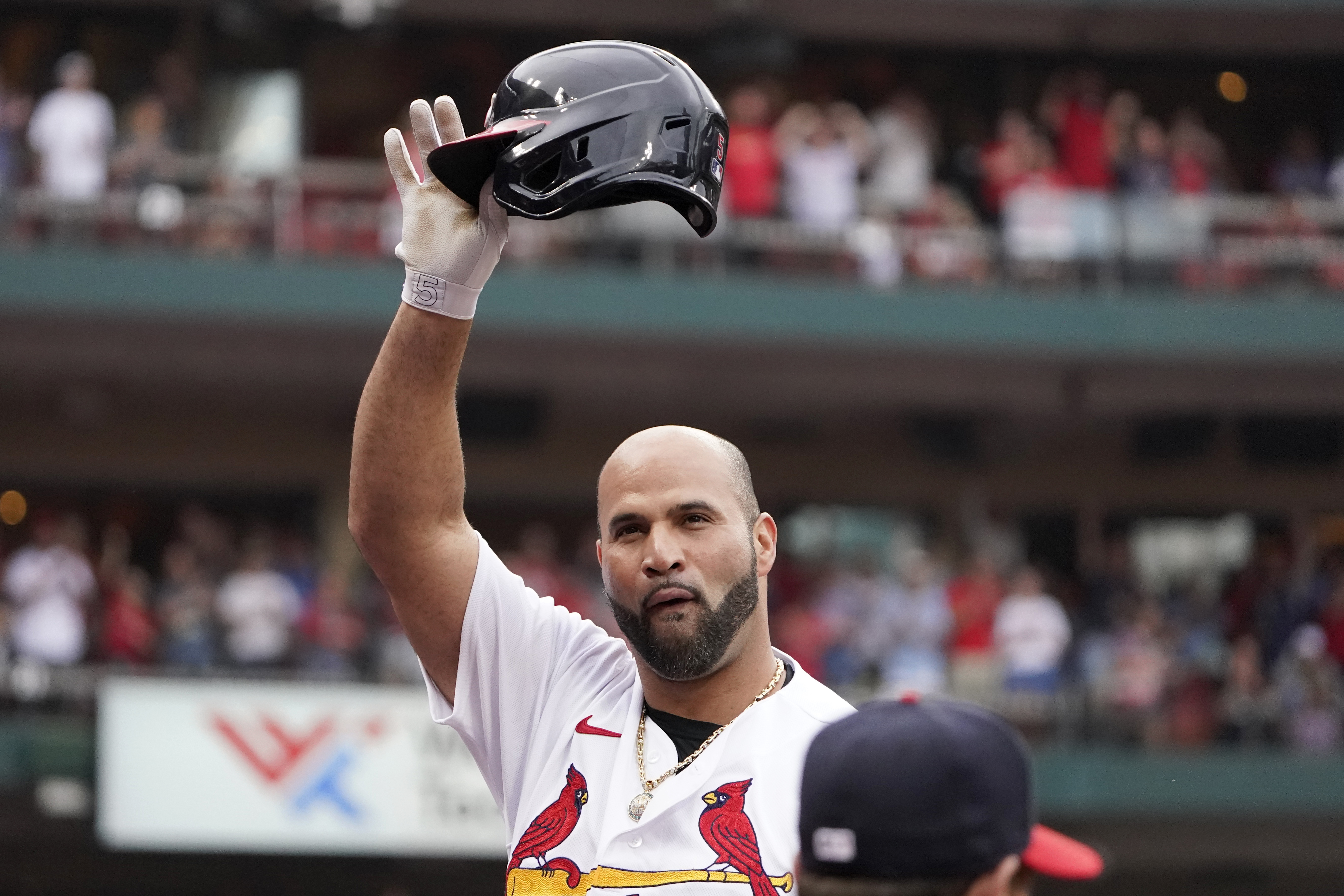 Pujols reaches 695 HRs, Mikolas goes 8 in Cards' win vs Cubs