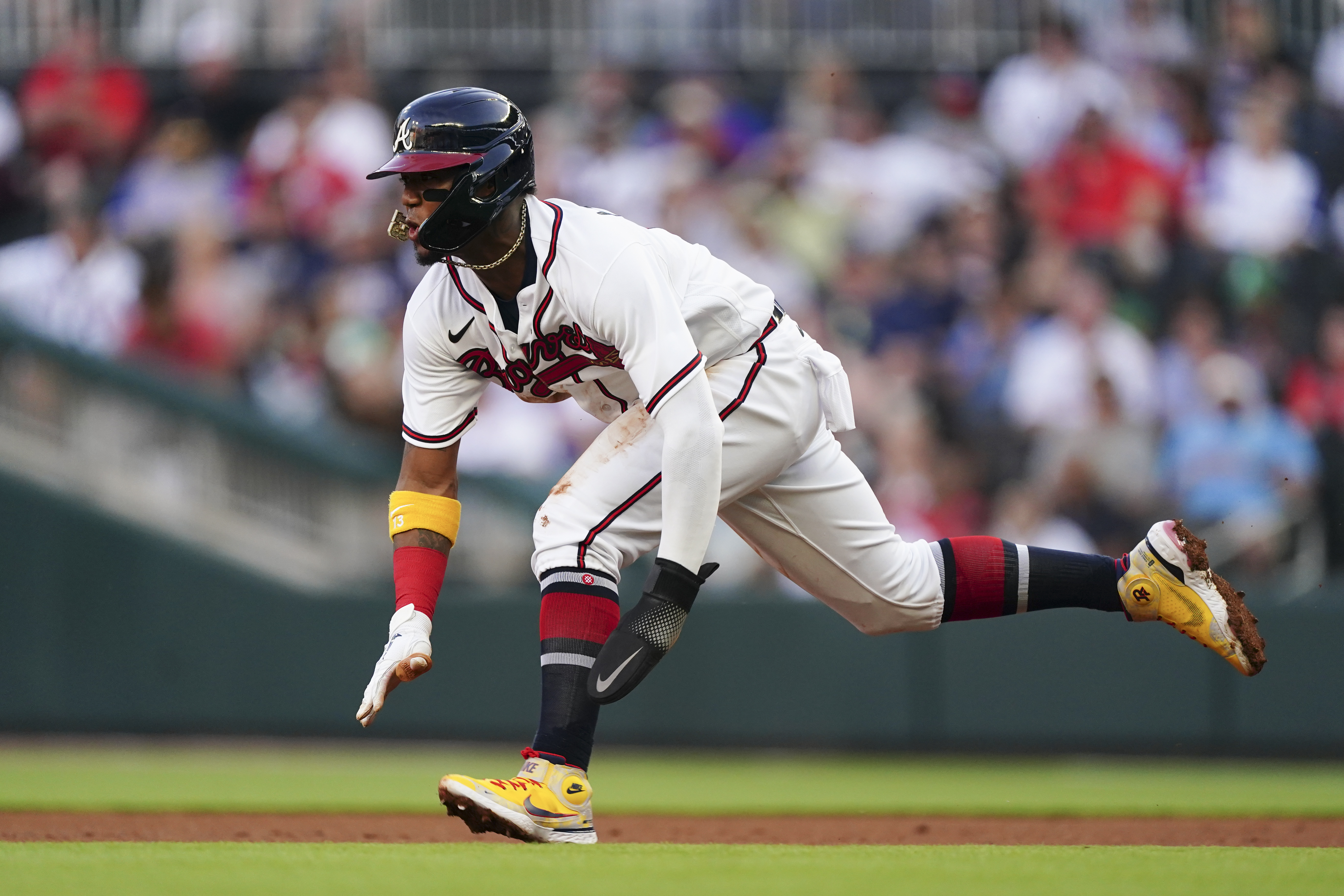 LEADING OFF: Harper gets injection, Acuña MRI, Pineda out –