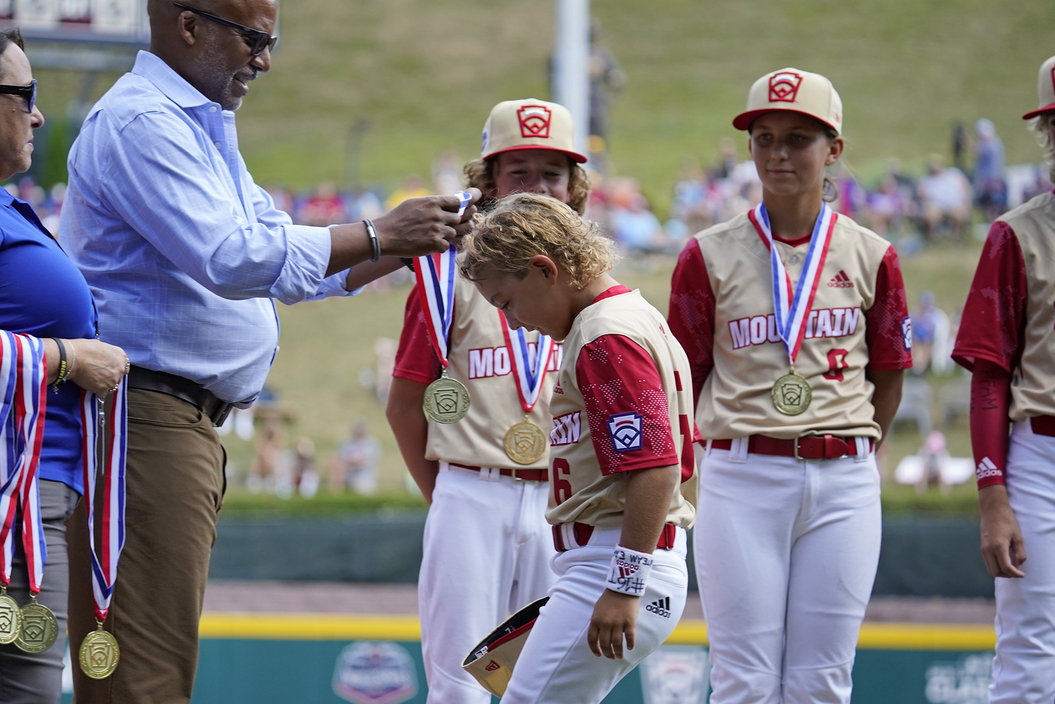 Easton Oliverson: Little League World Series player critically hurt in fall  will miss the games -- but asked if he could play, dad says