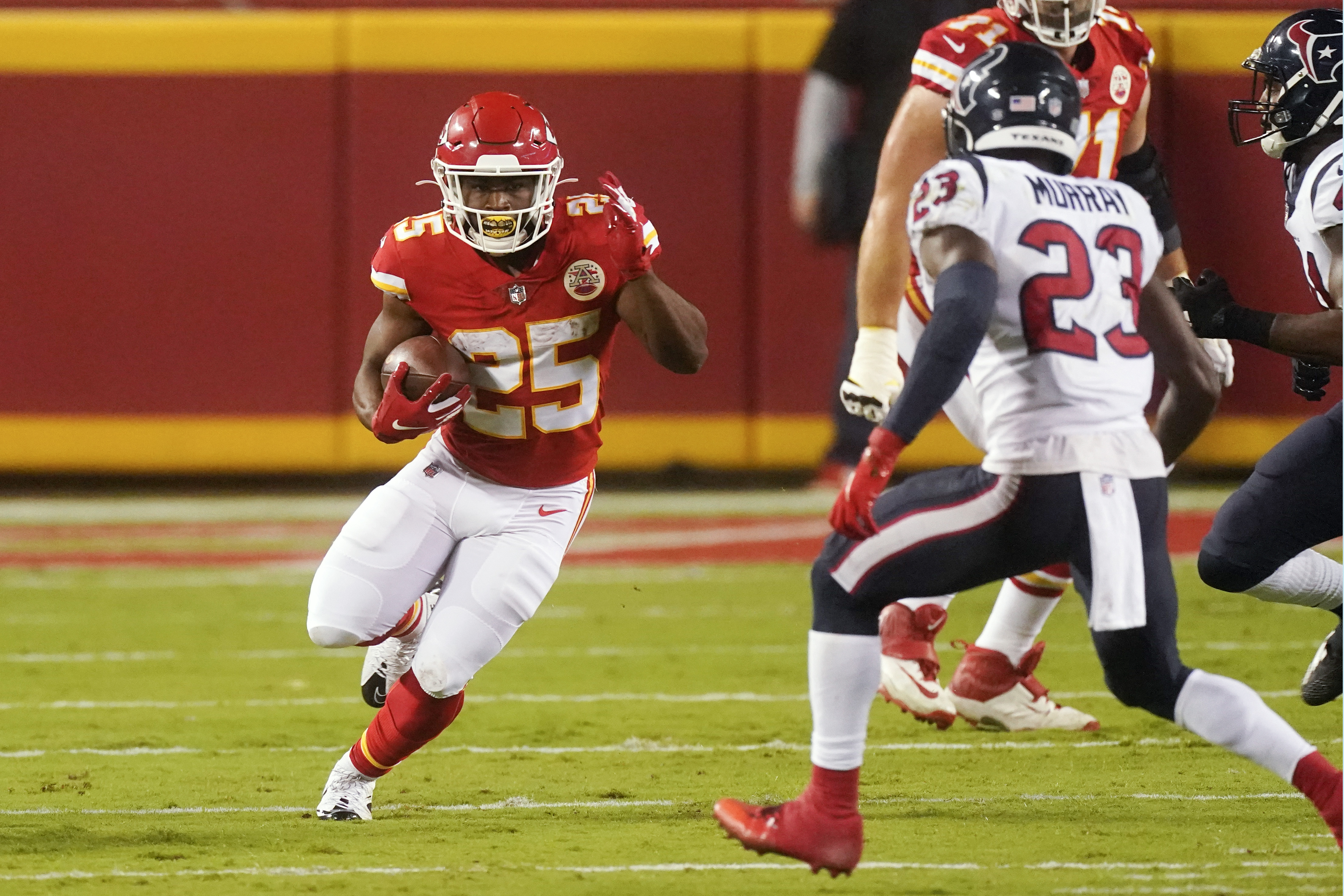 Kansas City Chiefs defensive tackle Khalen Saunders (99) comes onto the  field during an NFL football