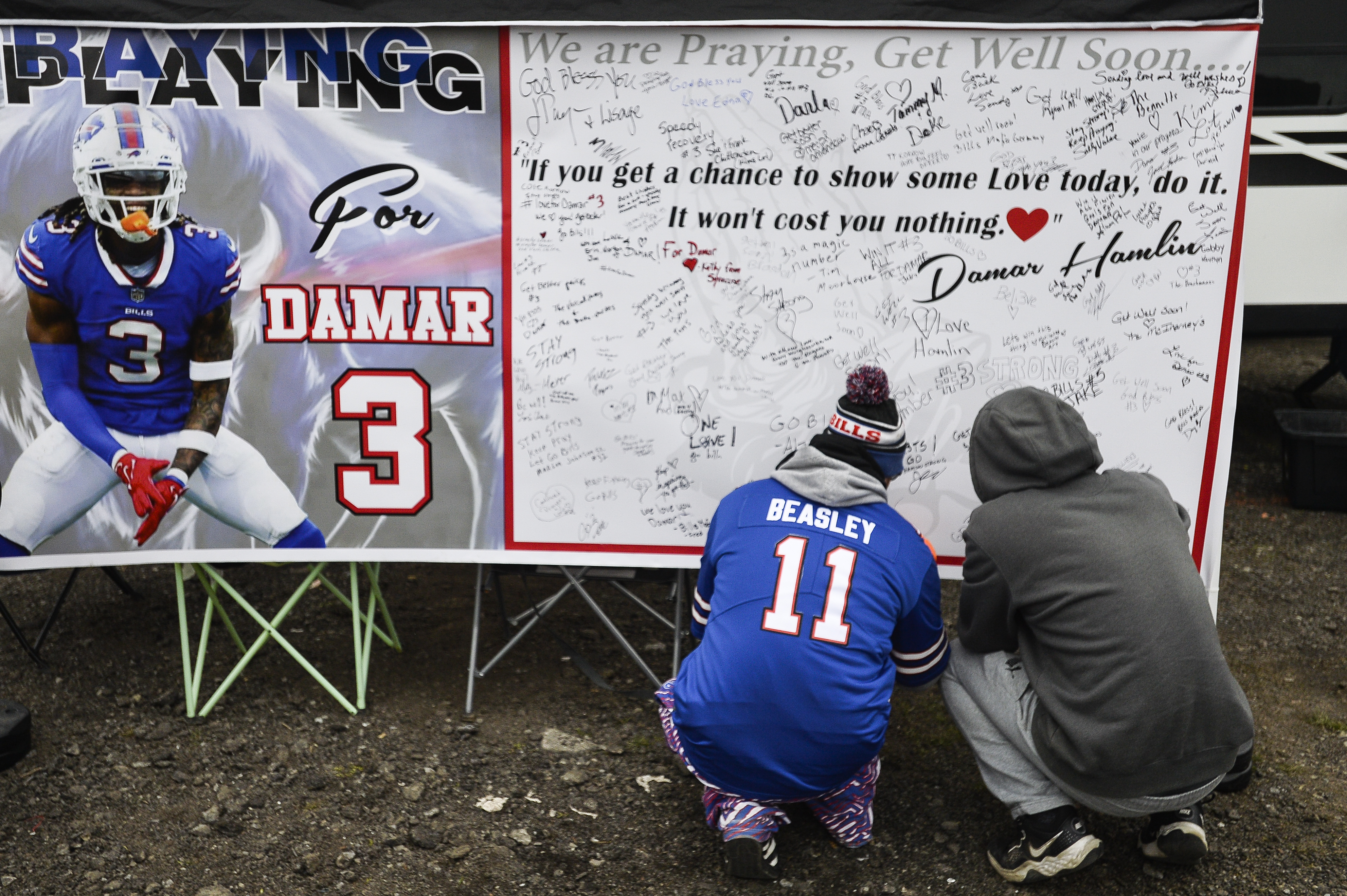 Photos from Buffalo Bills and NFL Honor Damar Hamlin Amid Hospitalization -  E! Online