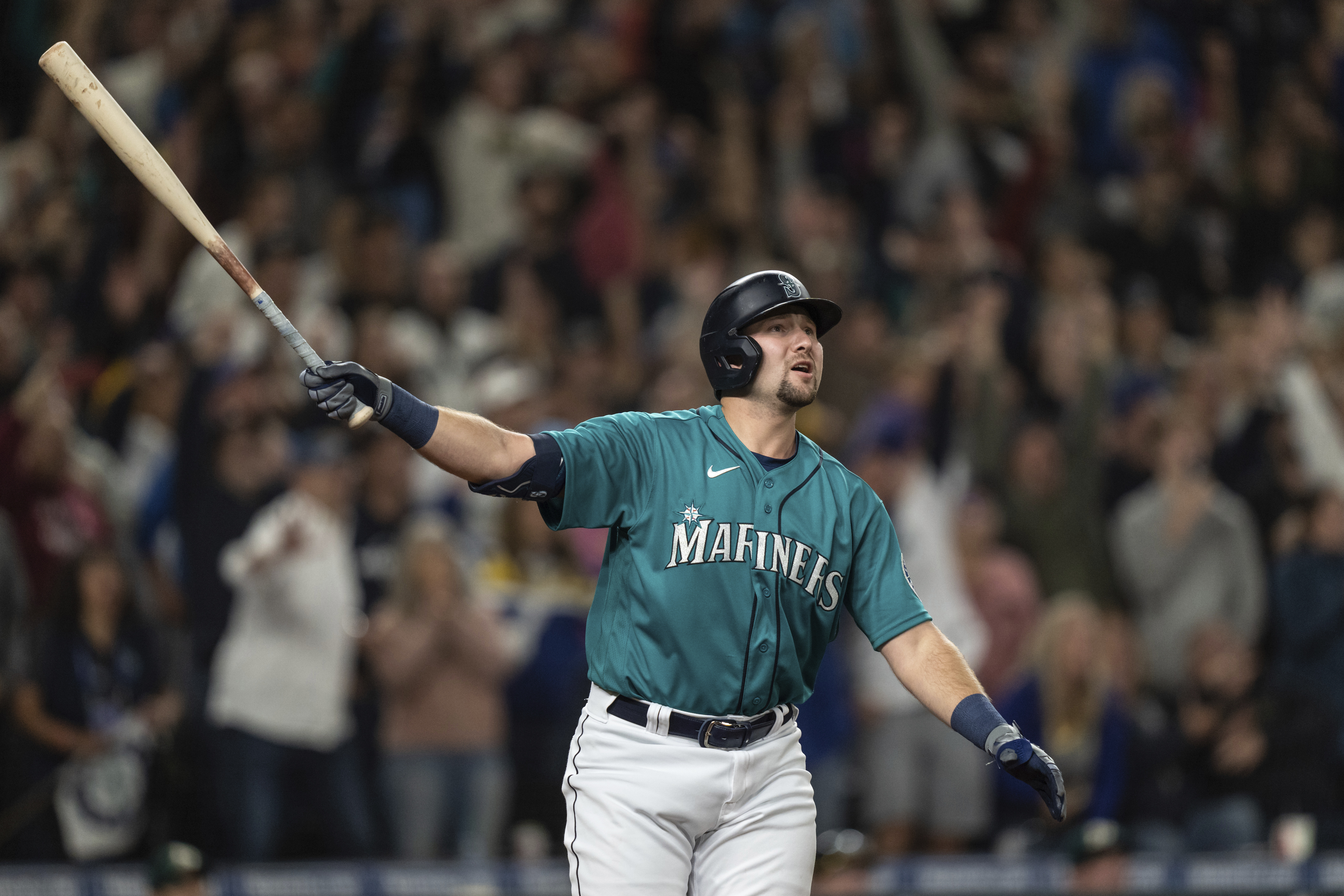 Mariners hit walk-off home run to finally end longest playoff