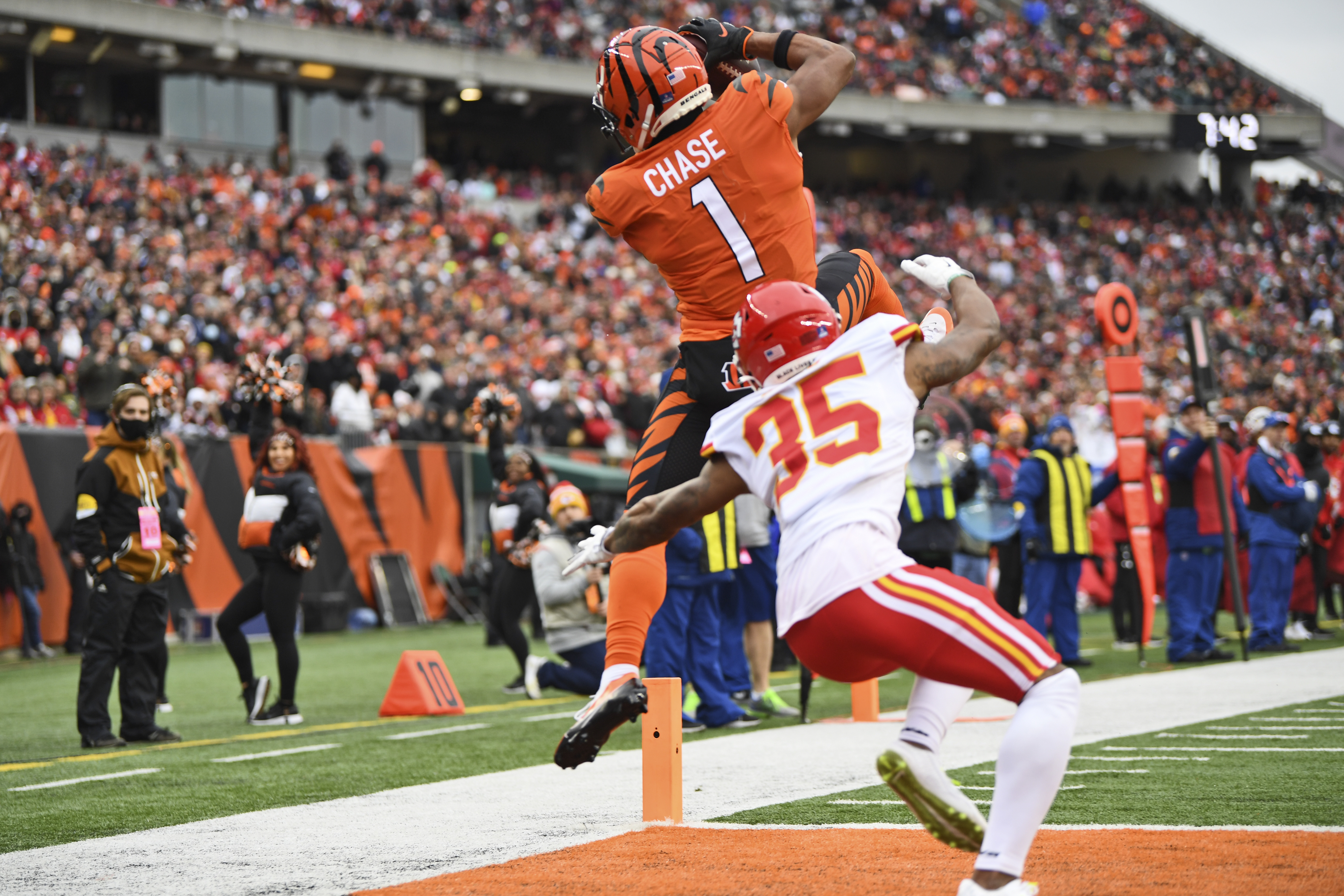 Worst to first: Bengals clinch AFC North title with win over the Chiefs