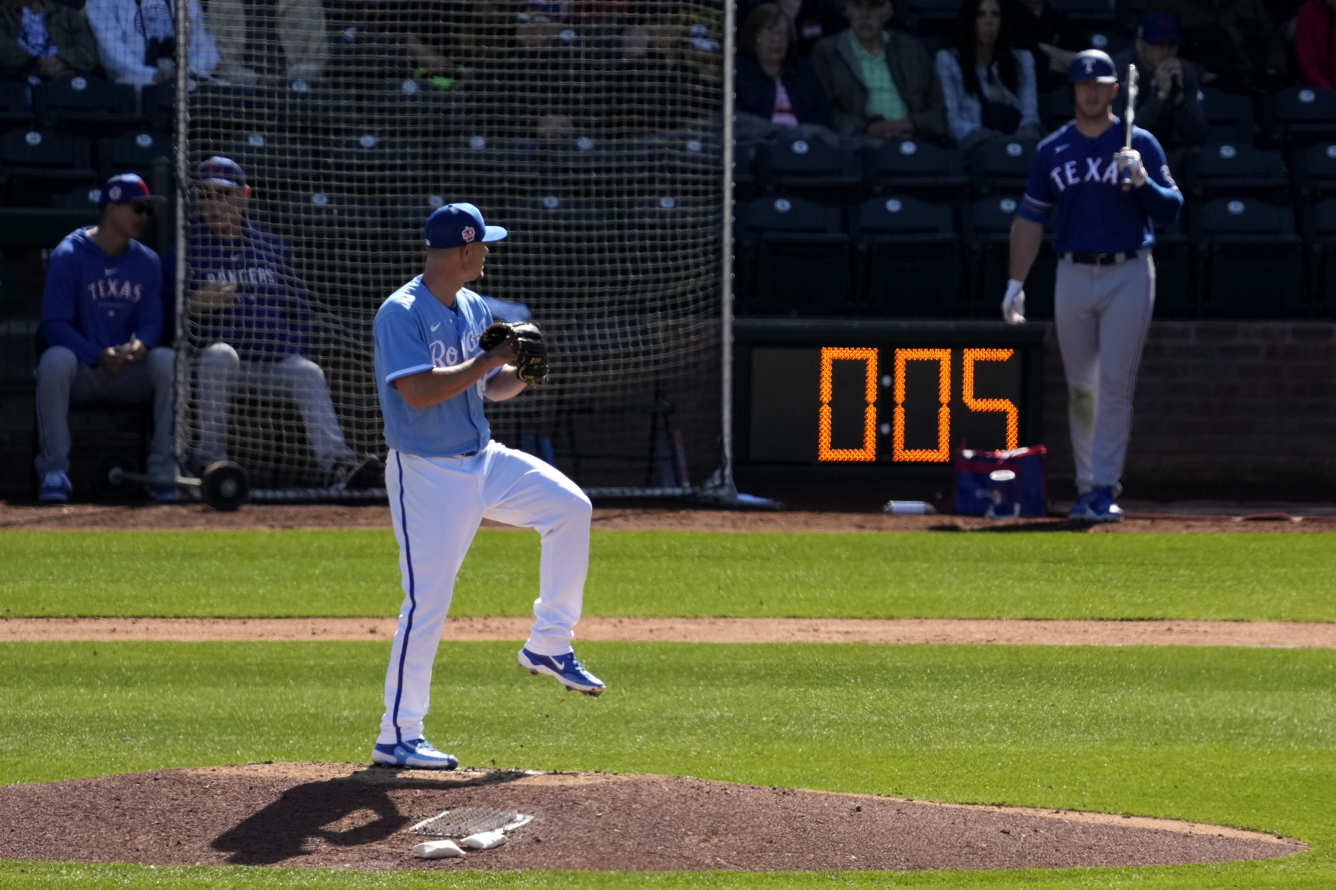 Houston Astros get first look at MLB's new pitch clock