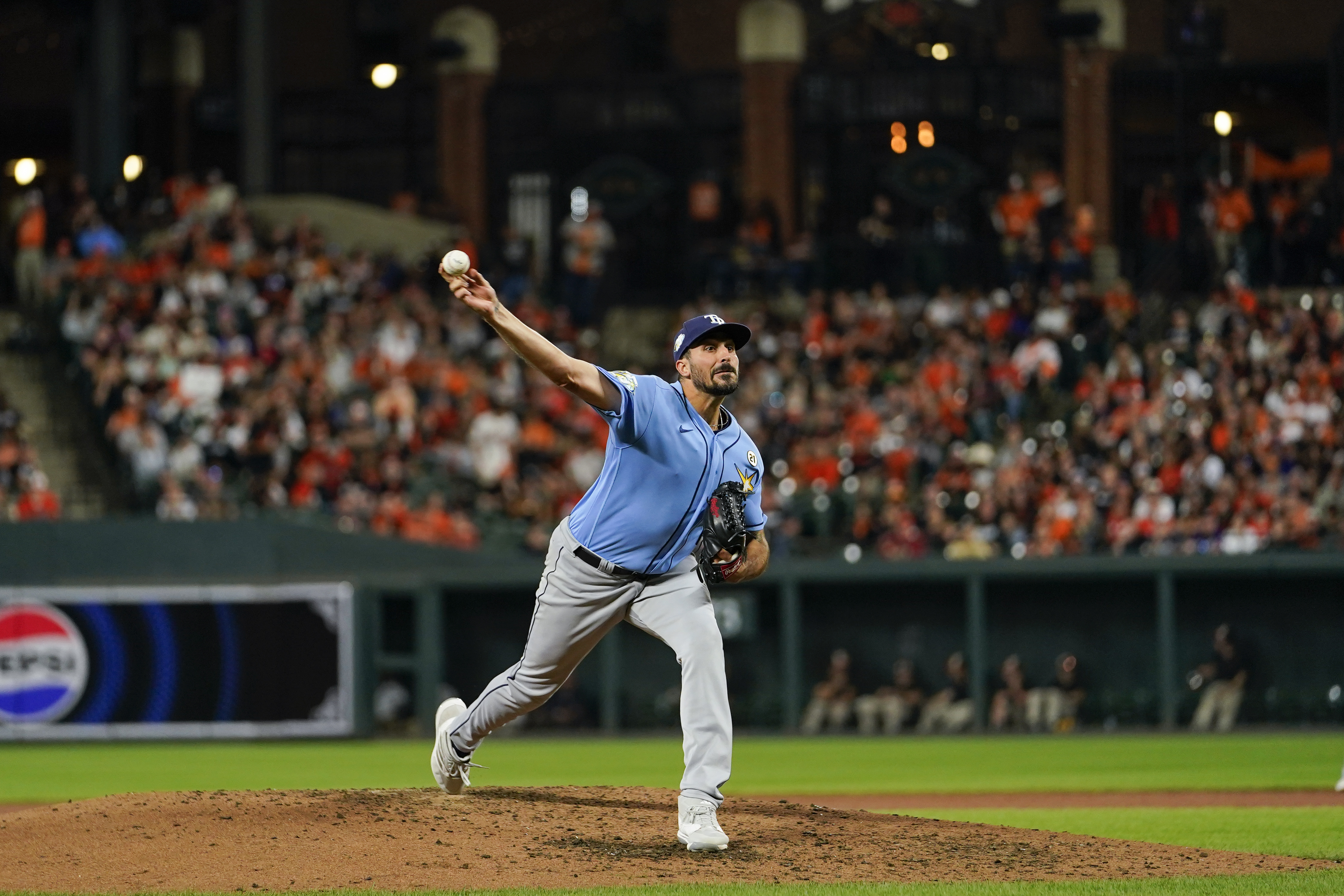 Brandon Lowe belts 2 homers as Rays win Game 2 of World Series