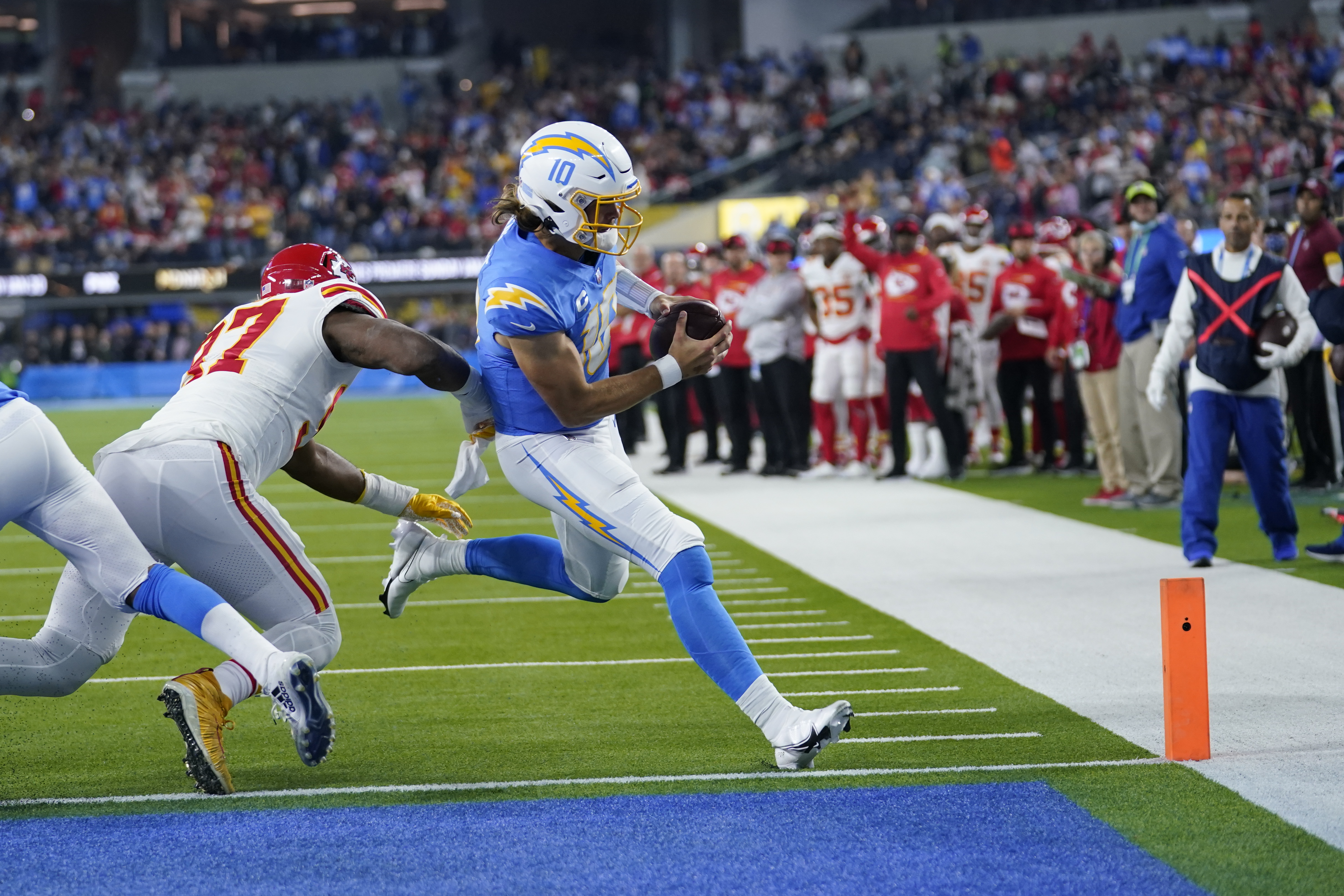 December 16, 2021 Kansas City Chiefs quarterback Patrick Mahomes II (15)  throws a pass during the NFL game between the Los Angeles Chargers and the  Kansas City Chiefs at SoFi Stadium in