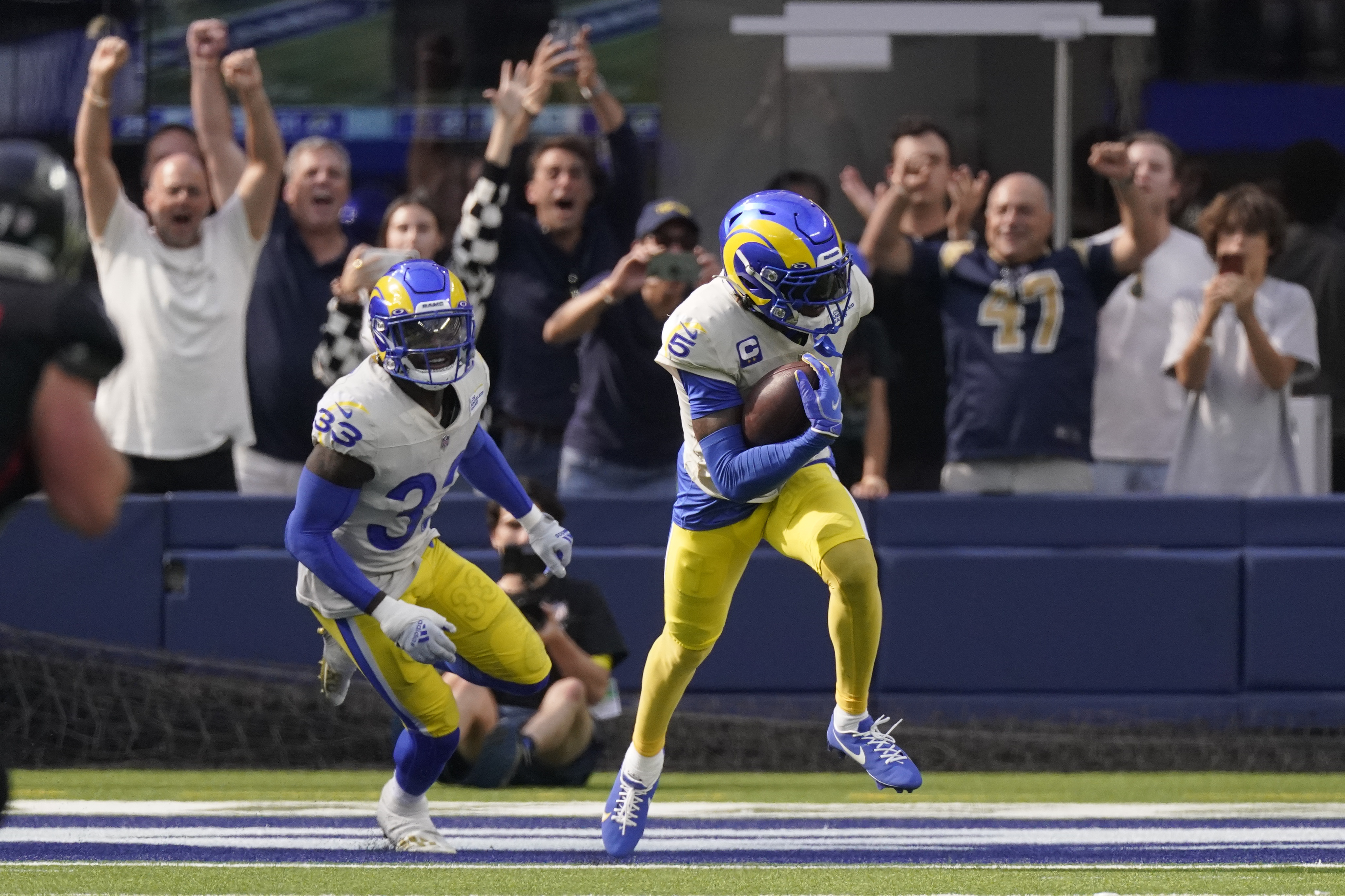 Rams WR Brandon Powell Somersaults Into End Zone For Punt Return