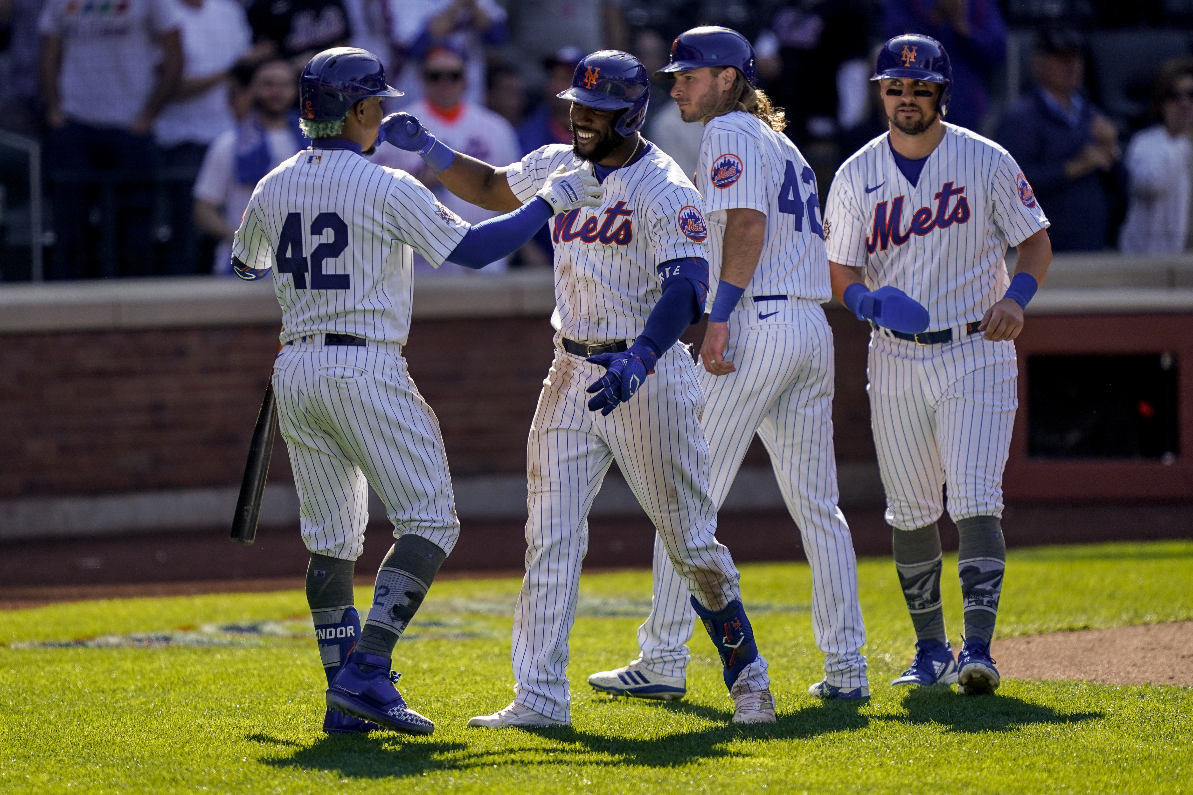 Mets beat D'backs 10-3 in home opener at Citi Field