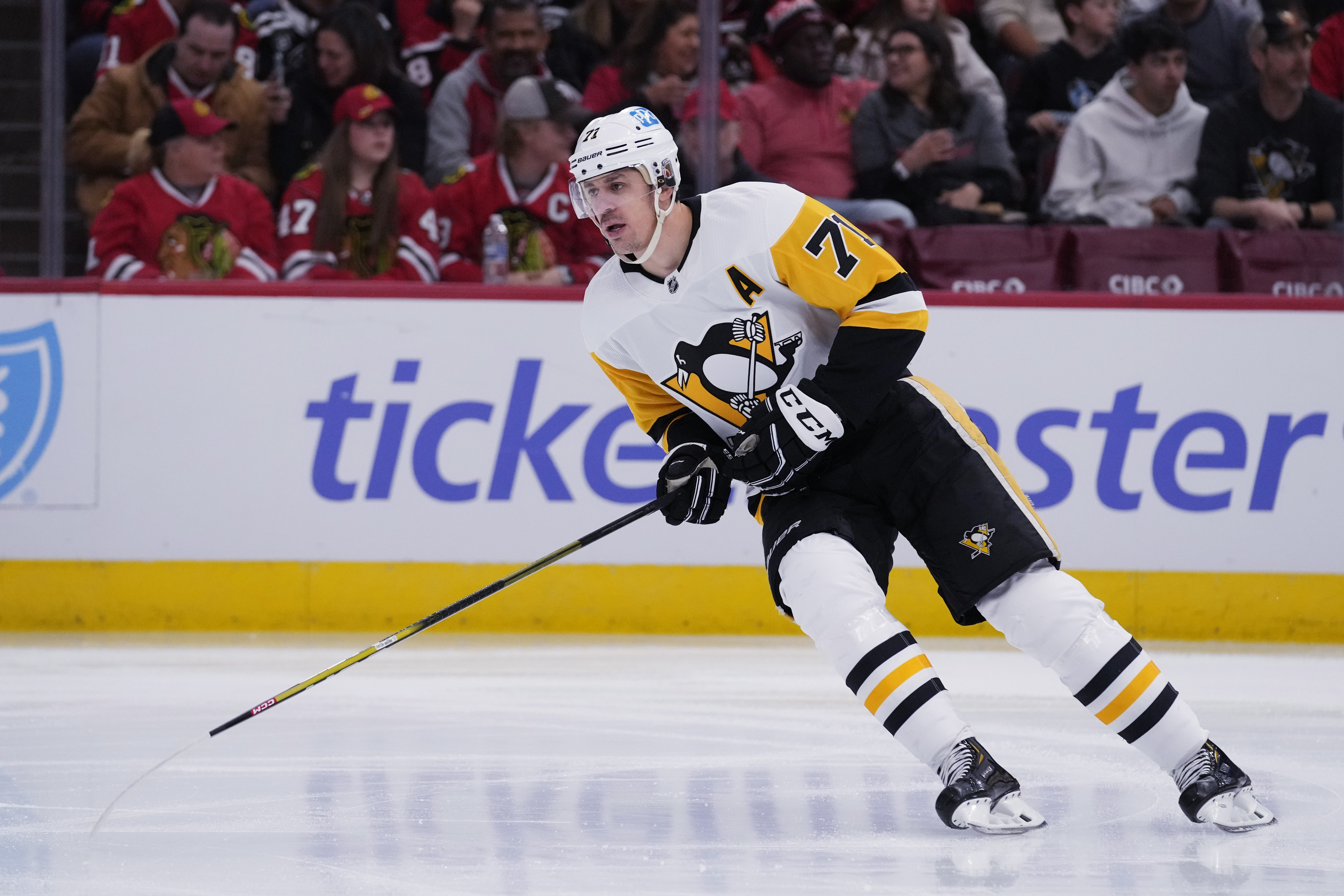 Evgeni Malkin re-signs with Pittsburgh Penguins on 4-year deal - CBS  Pittsburgh