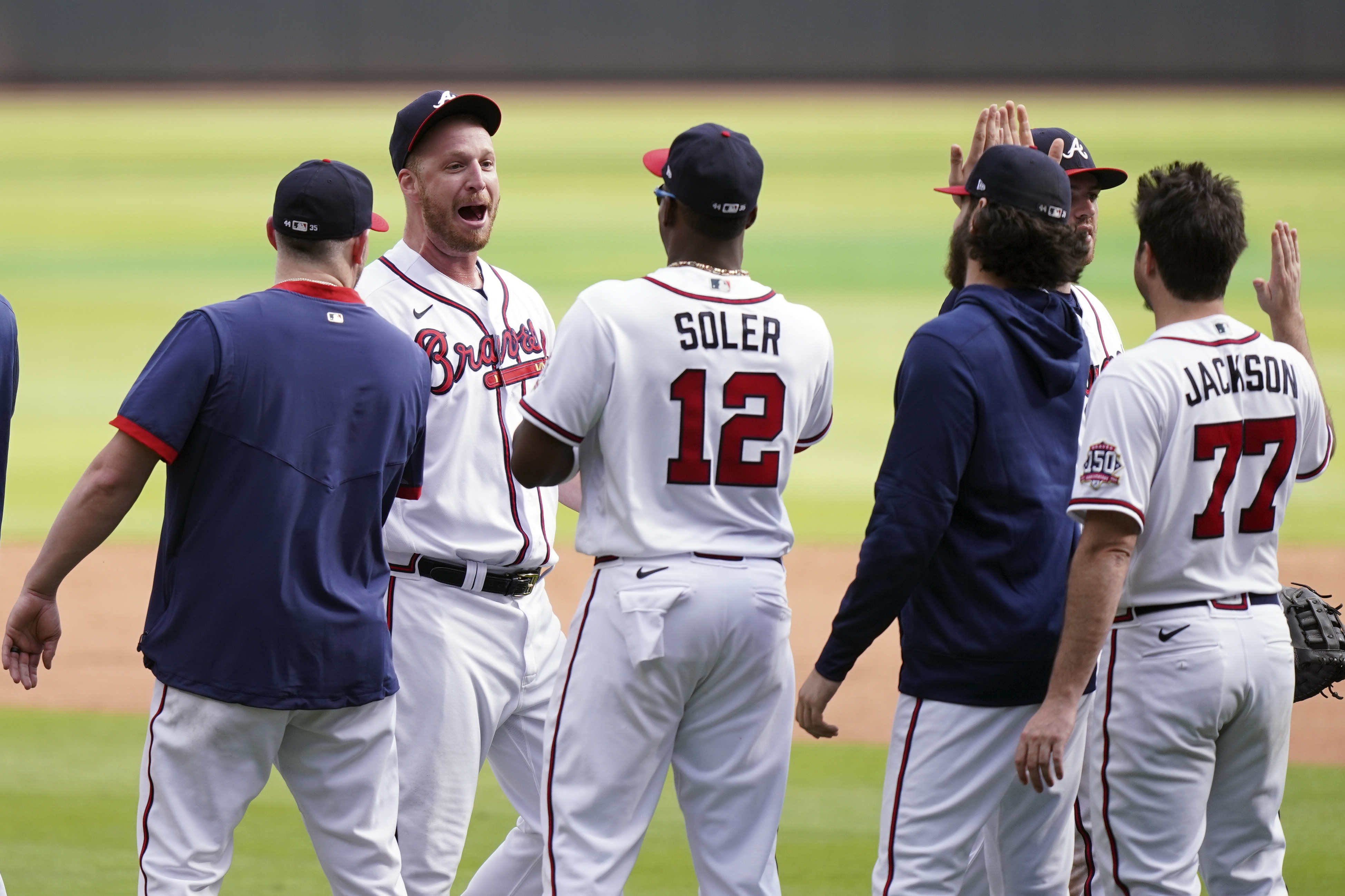 JOC POP!!! Braves' Joc Pederson smashes 3-run homer to put Atlanta up in  NLDS Game 3! 