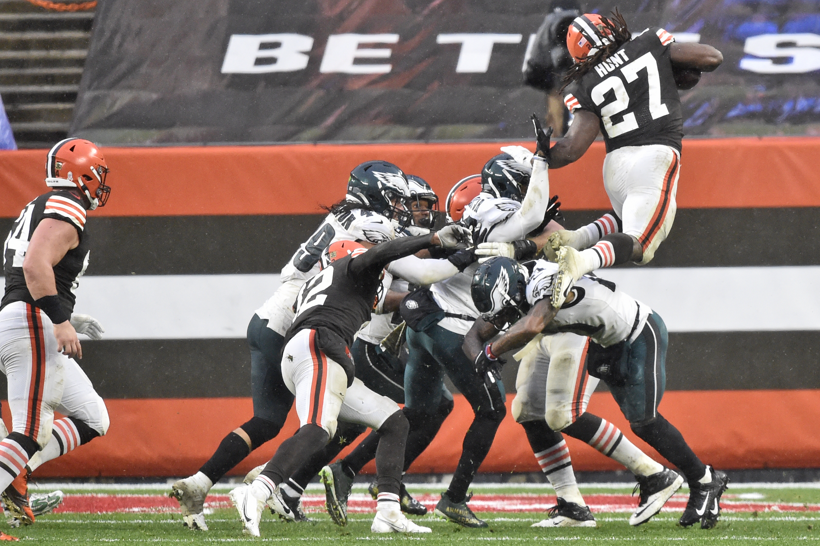 Photos: Eagles lose to Browns 22-17, in NFL Week 11