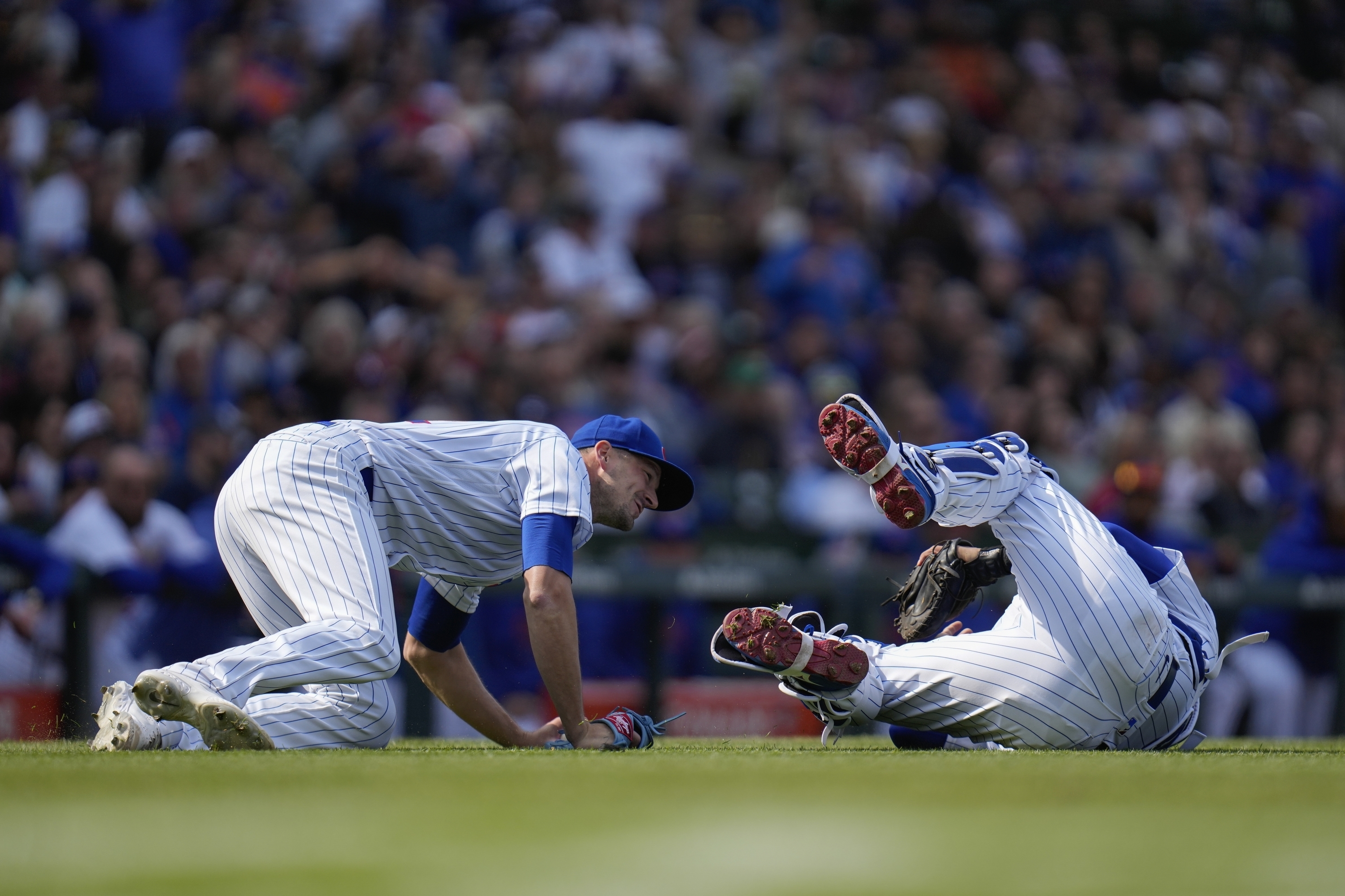 Cubs' Drew Smyly loses perfect game bid to infield dribbler after collision  with catcher