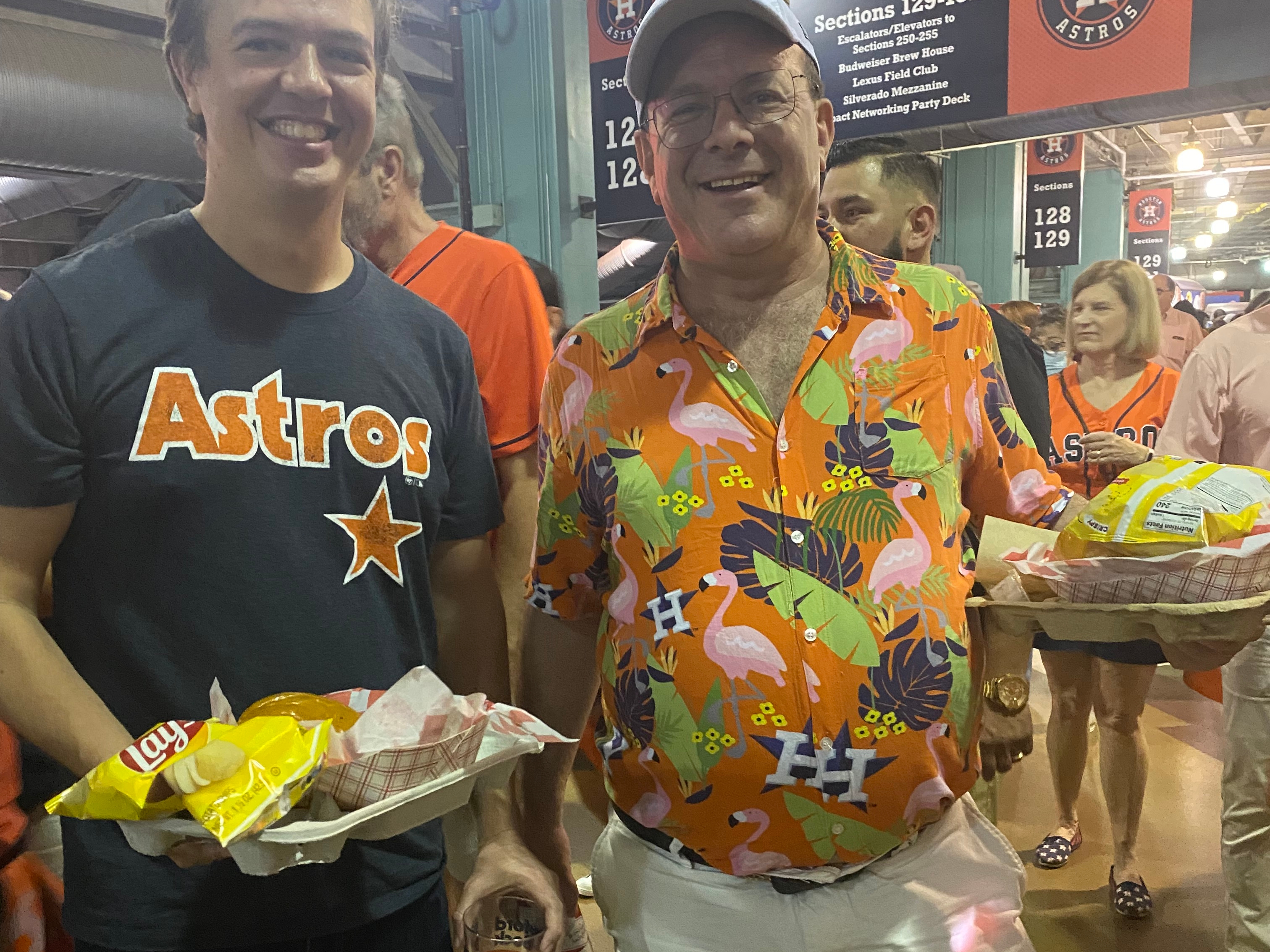 🔒 Looking sharp! Here are some of the best dressed Astros fans at