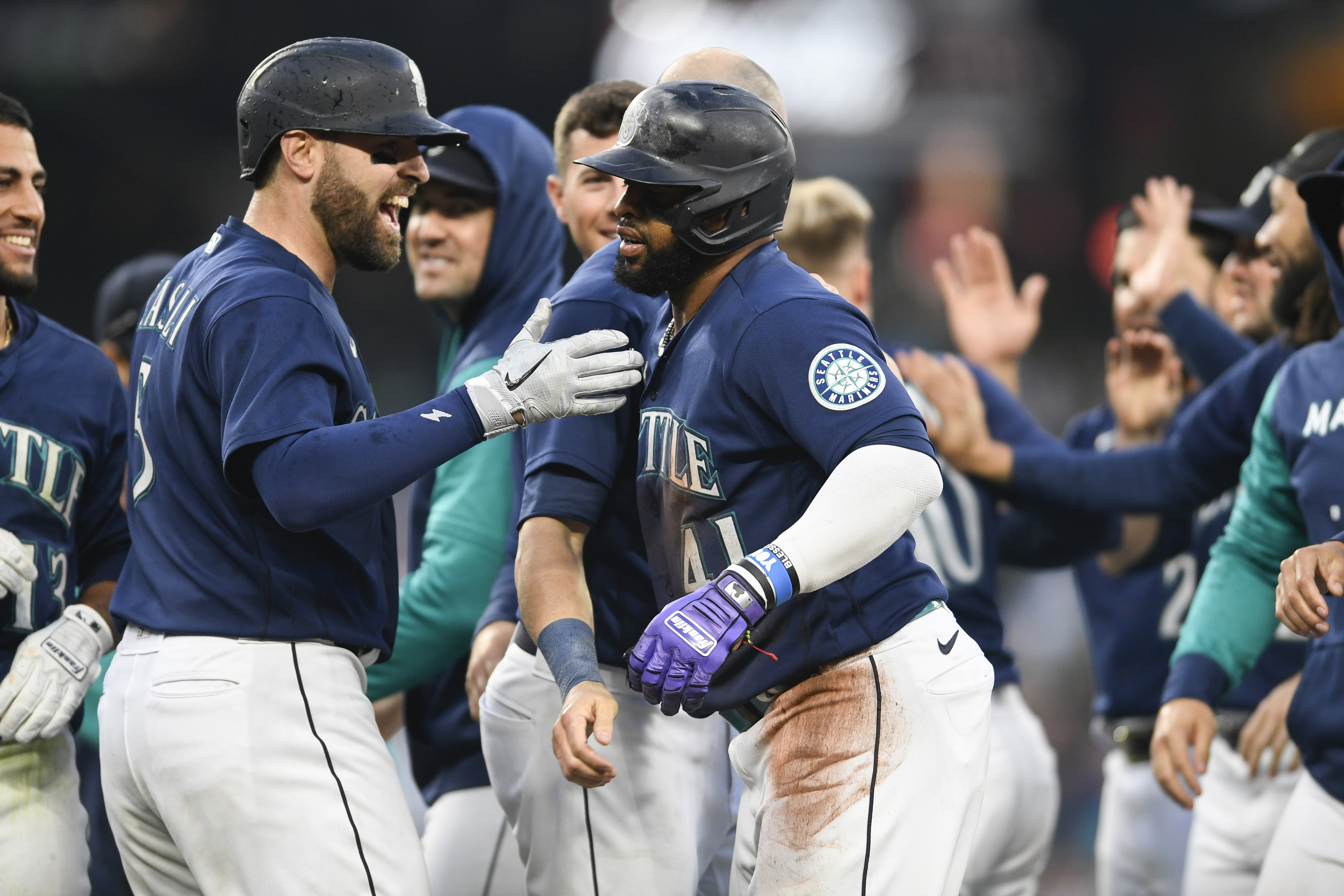 Catcher Torrens gets win, Mariners sweep Tigers in DH