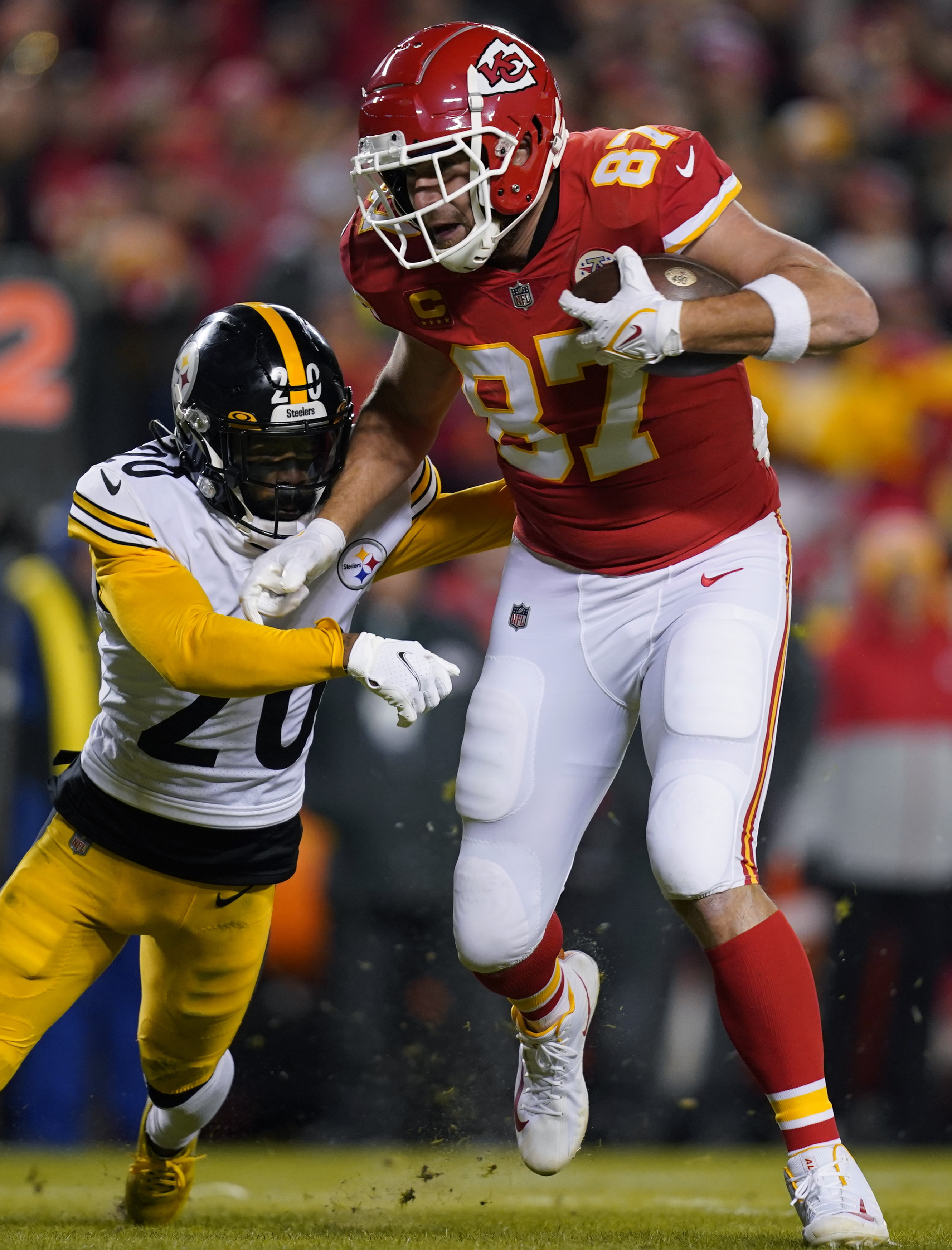 PFF inexplicably puts Chiefs CB Rashad Fenton near the bottom of