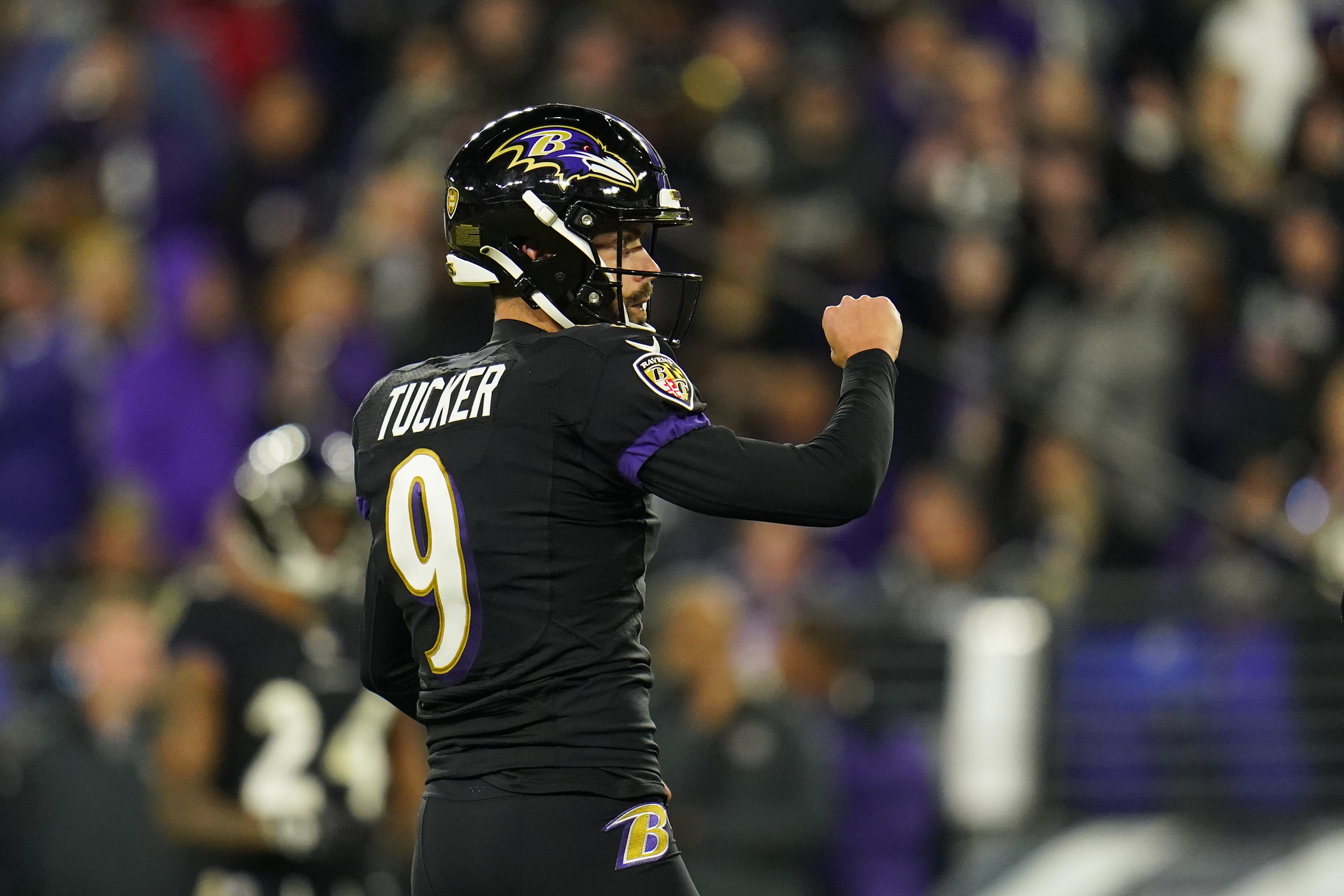 Tucker's leg lifts Ravens to 19-17 victory over Bengals – KGET 17